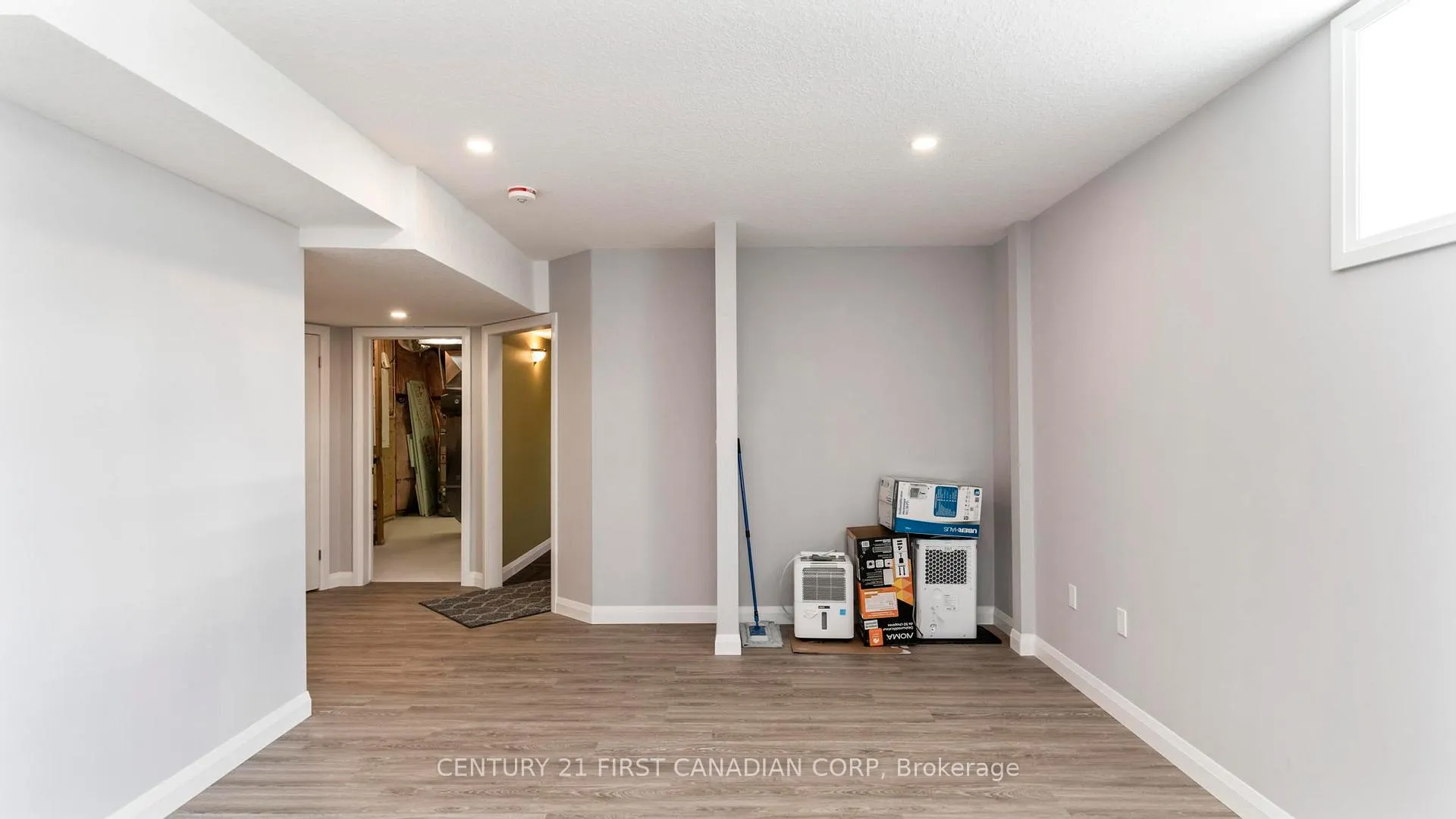 Photo 36 of 102 Caverhill Crescent, Middlesex Centre, Komoka — HOMEH