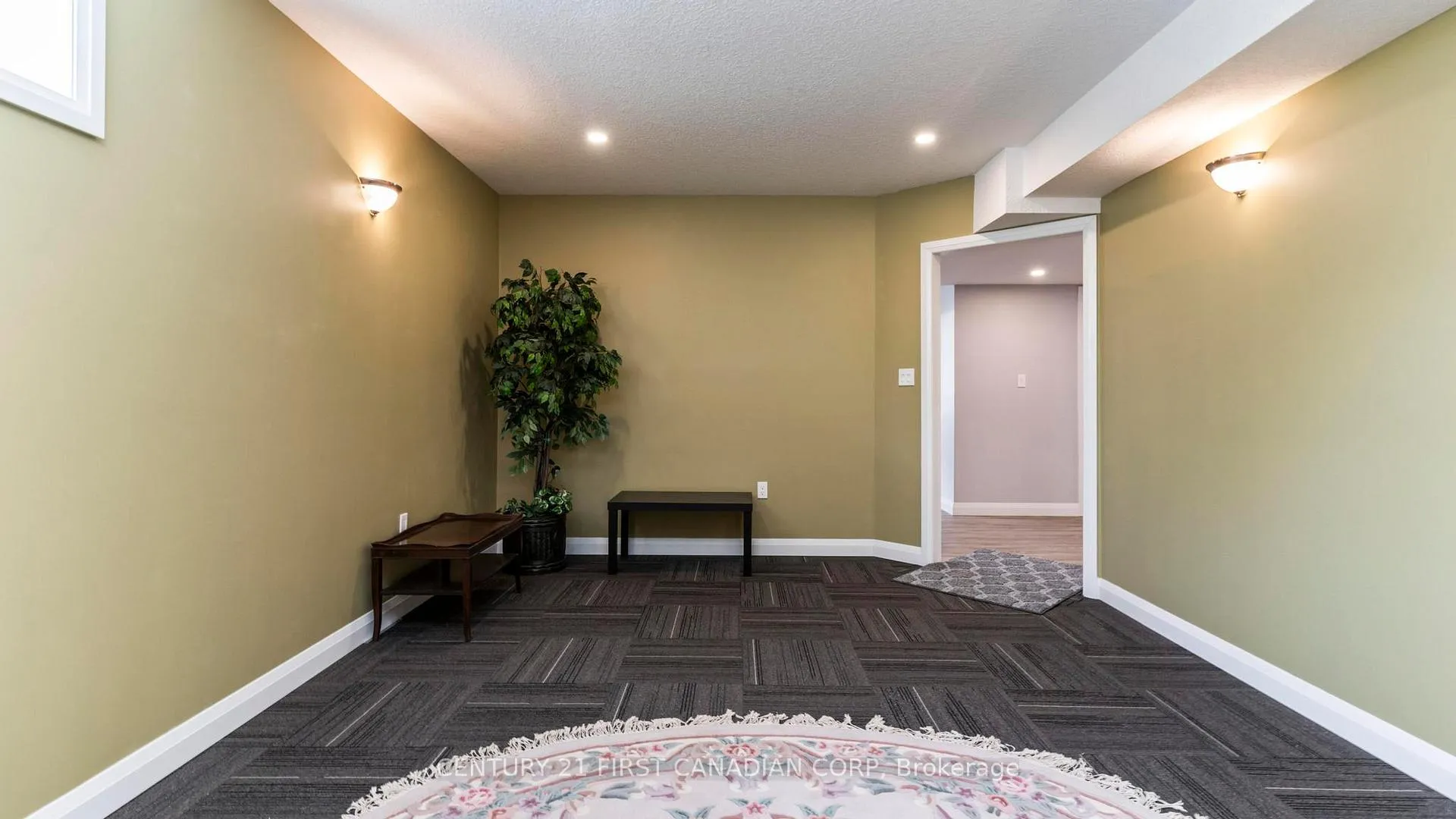 Photo 38 of 102 Caverhill Crescent, Middlesex Centre, Komoka — HOMEH