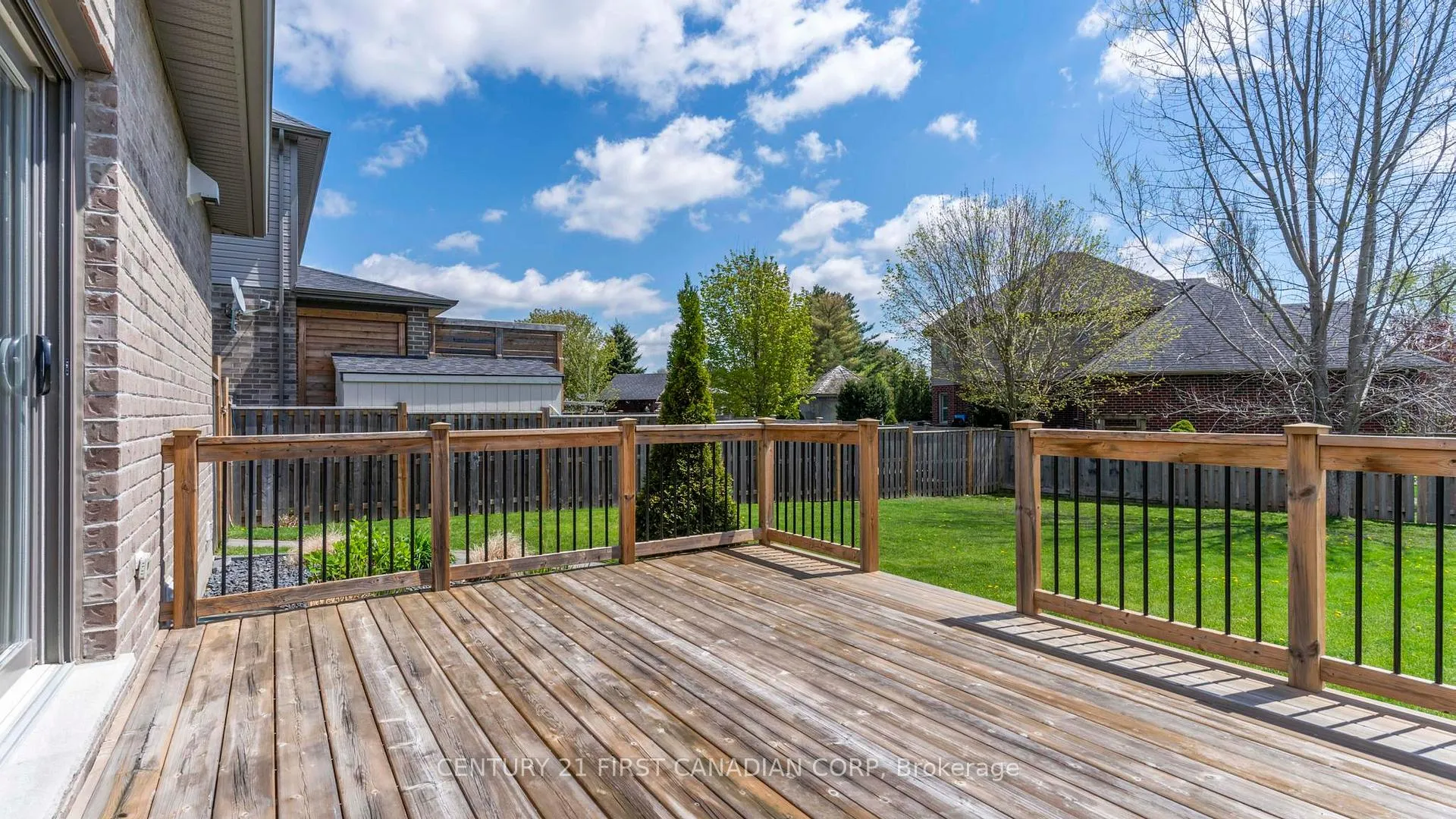 Photo 42 of 102 Caverhill Crescent, Middlesex Centre, Komoka — HOMEH