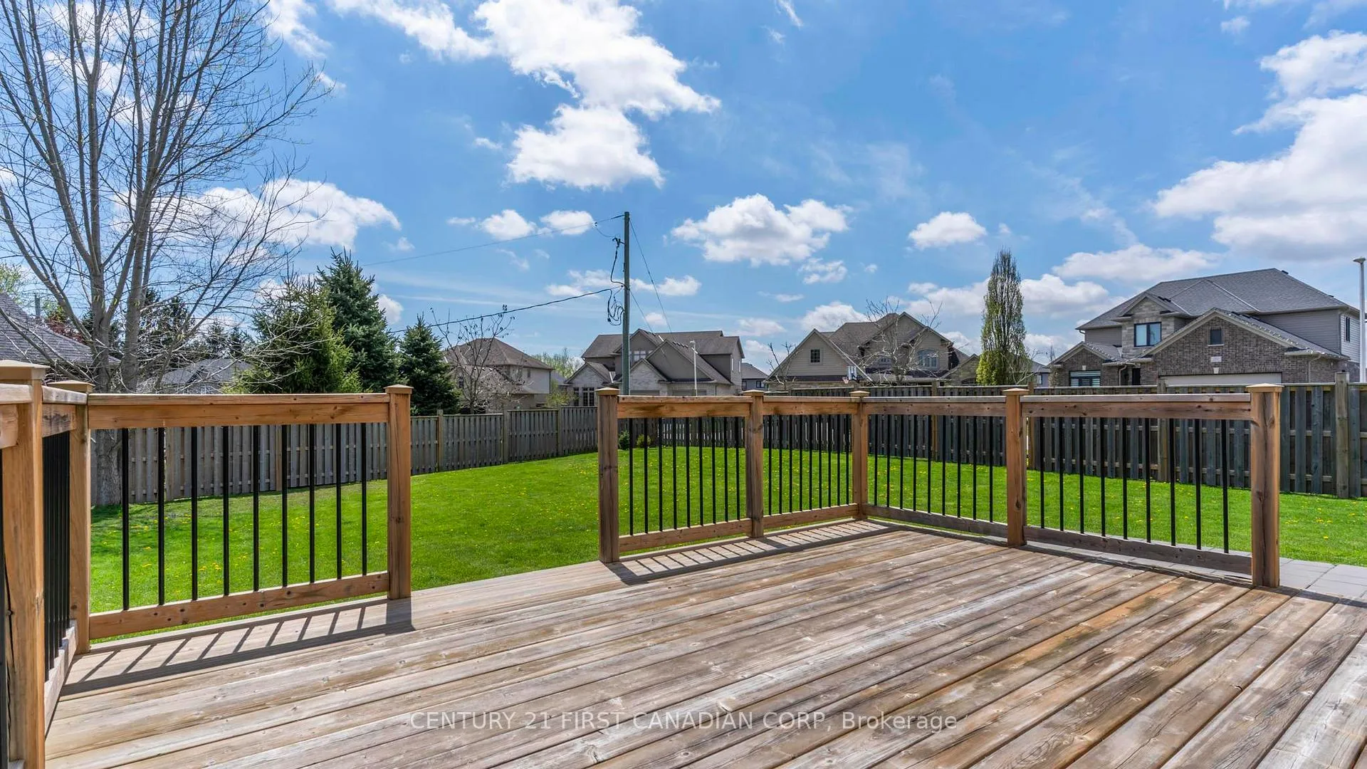 Photo 43 of 102 Caverhill Crescent, Middlesex Centre, Komoka — HOMEH