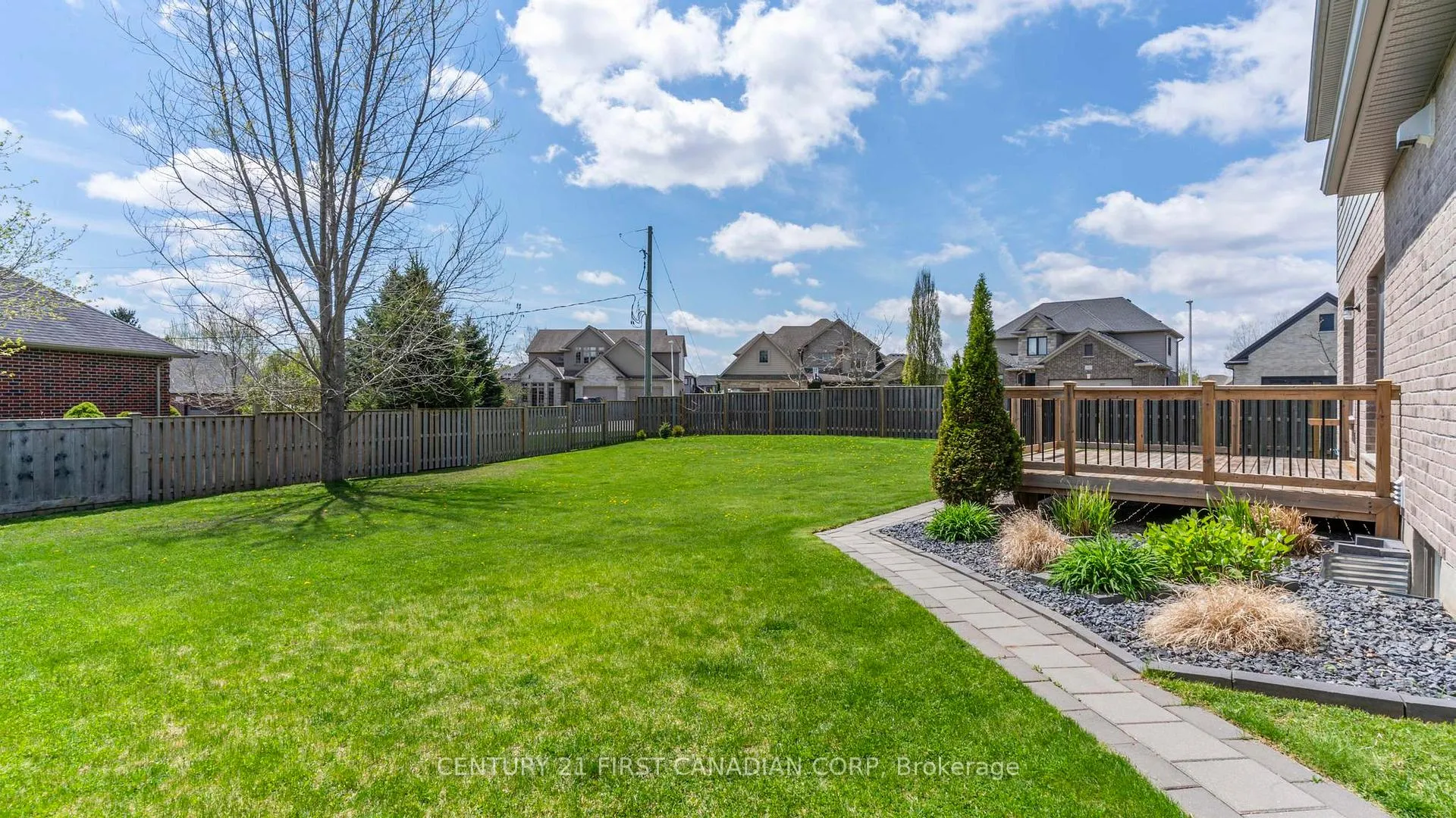 Photo 47 of 102 Caverhill Crescent, Middlesex Centre, Komoka — HOMEH
