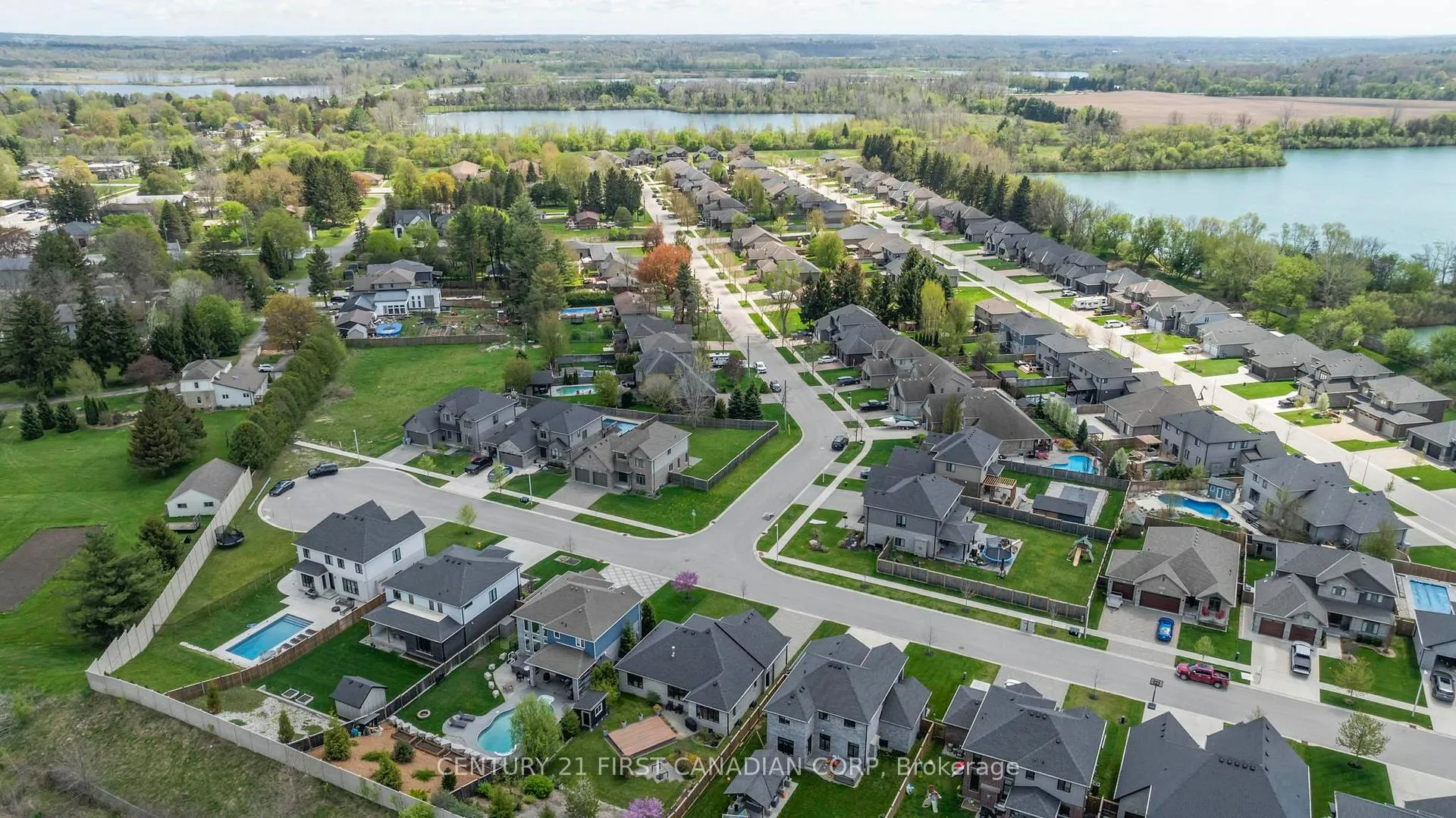 Photo 50 of 102 Caverhill Crescent, Middlesex Centre, Komoka — HOMEH