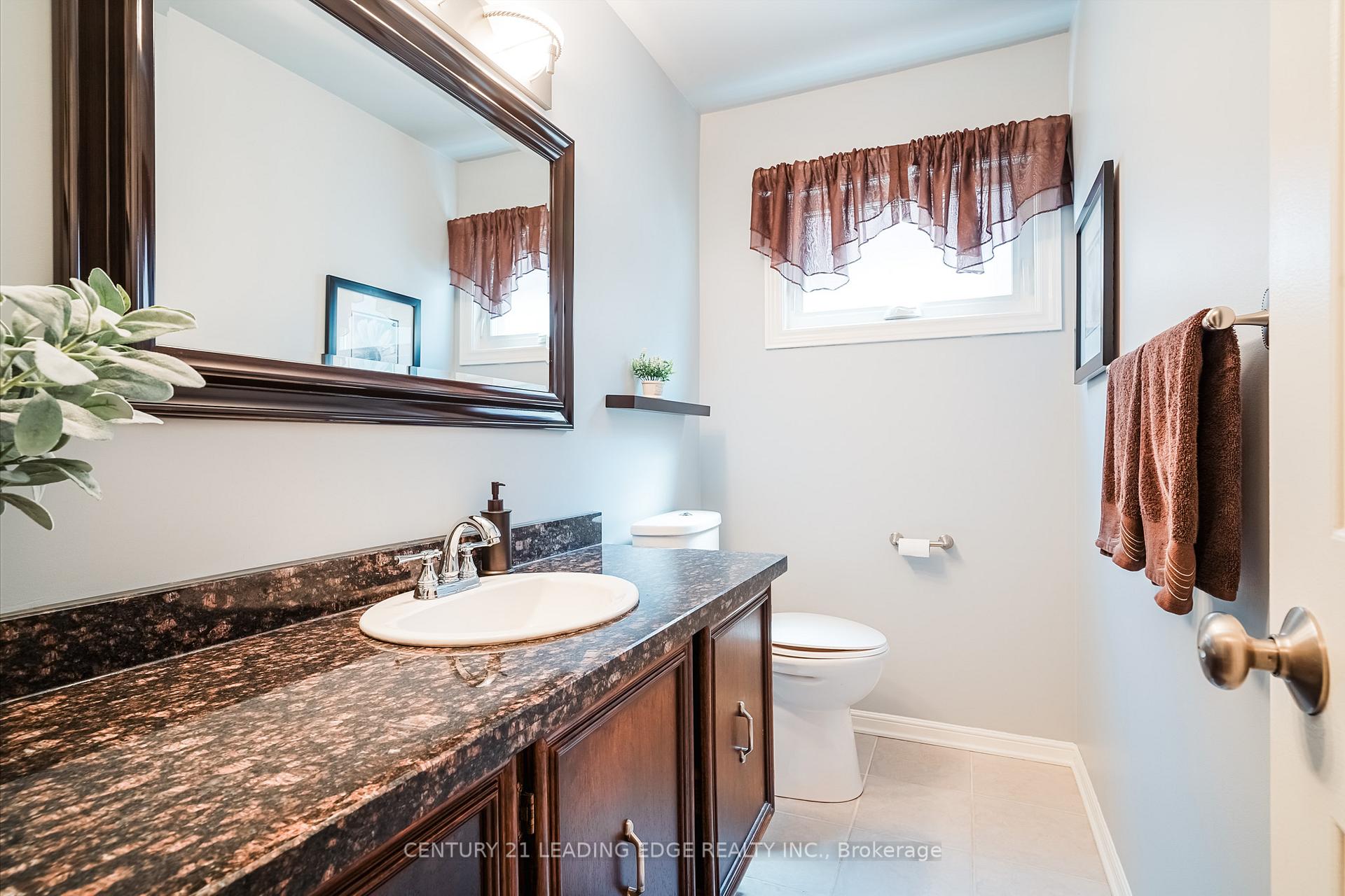Photo 12 of 48 Emeline Crescent, Markham, Markham Village — HOMEH