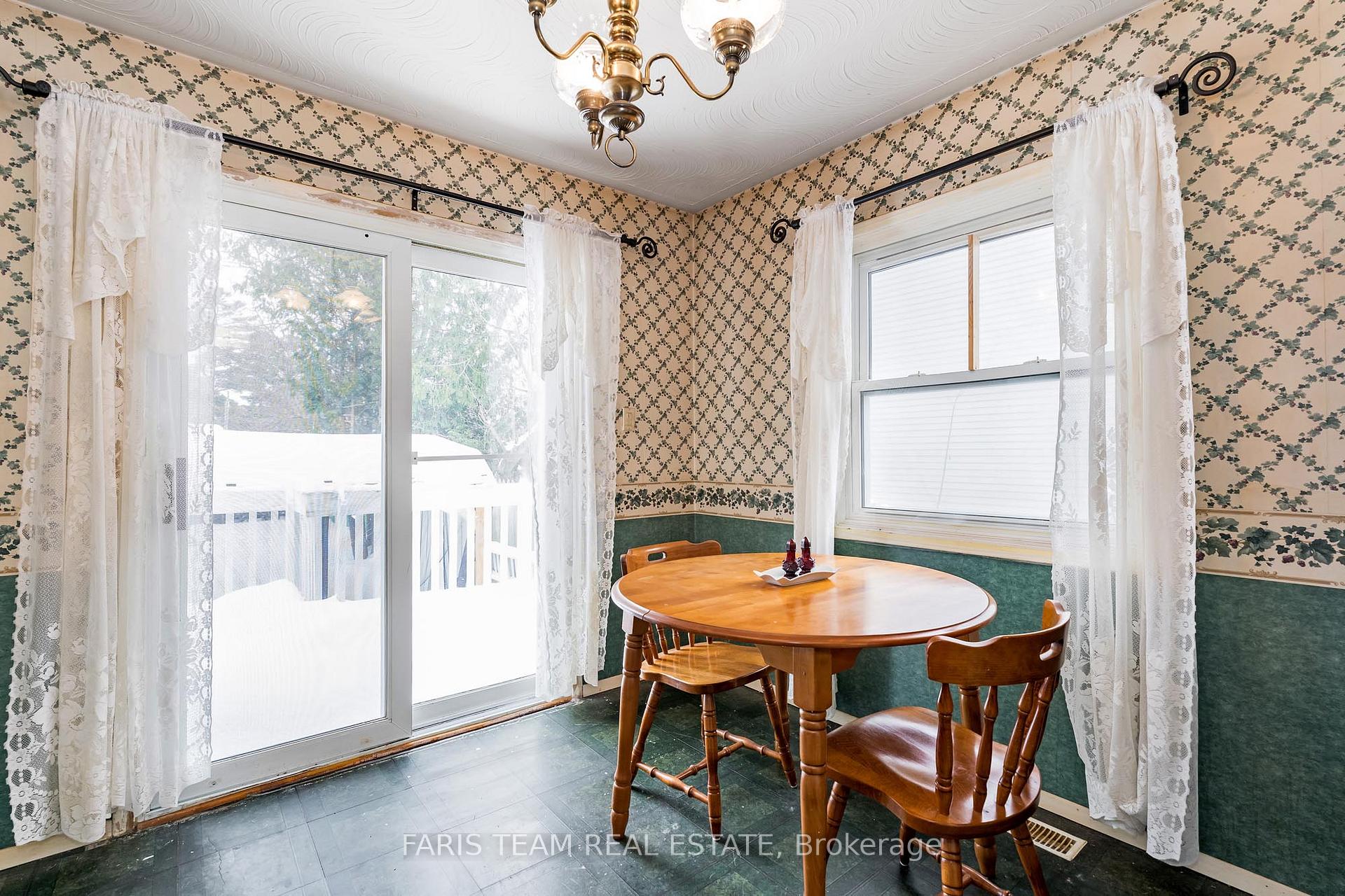 Photo 3 of 2063 Lilac Drive, Innisfil, Alcona — HOMEH