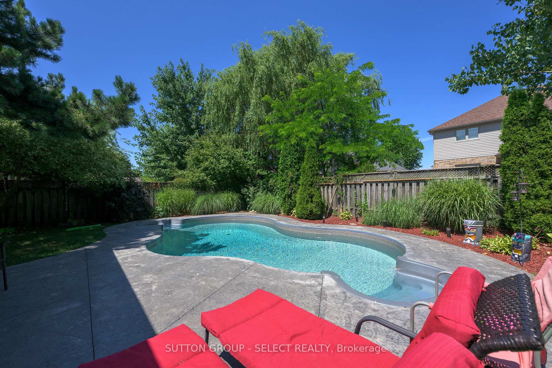 Photo 8 of 109 Willow Ridge, Middlesex Centre, Komoka — HOMEH