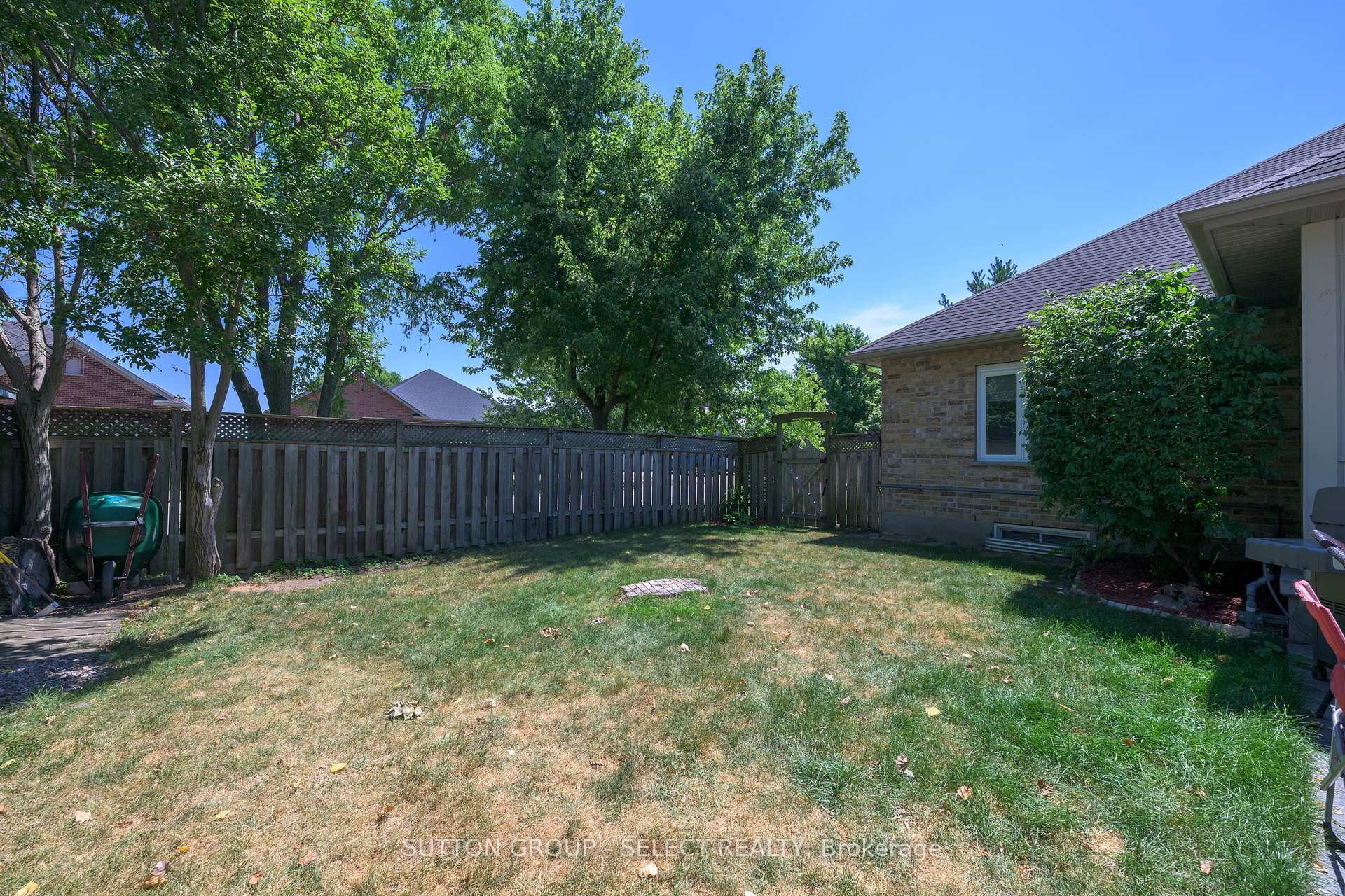 Photo 10 of 109 Willow Ridge, Middlesex Centre, Komoka — HOMEH