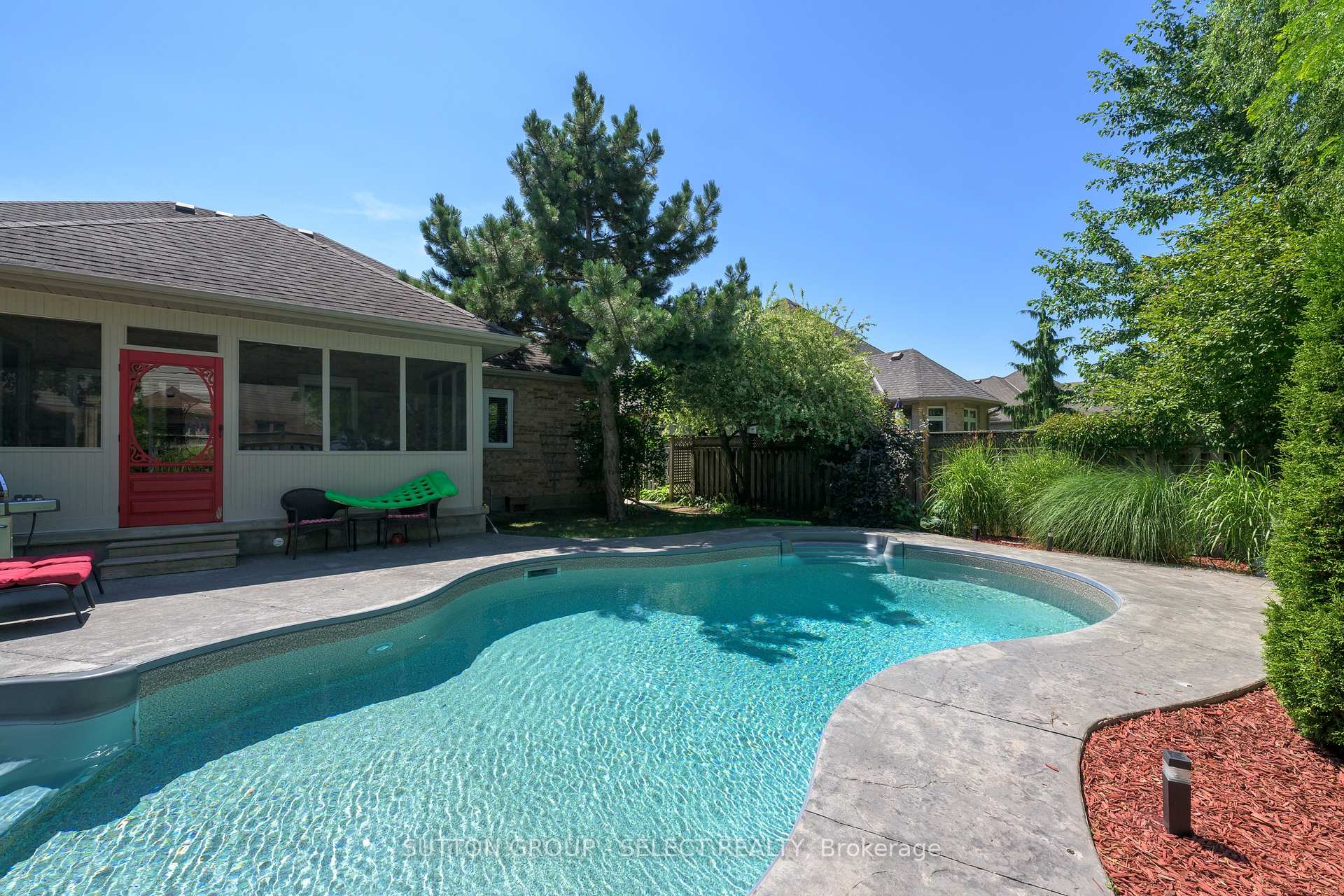 Photo 11 of 109 Willow Ridge, Middlesex Centre, Komoka — HOMEH