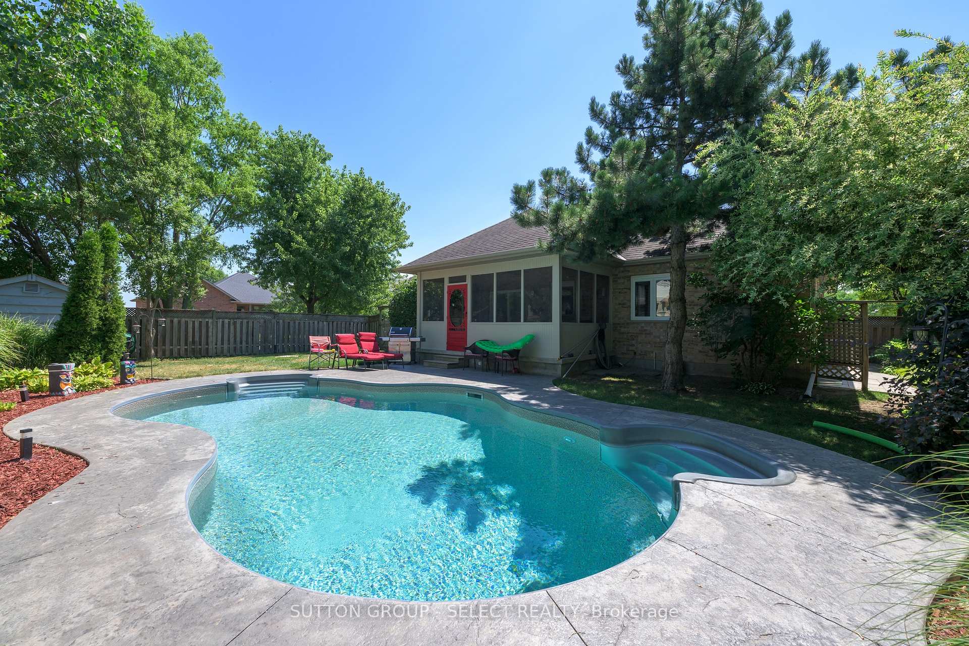 Photo 13 of 109 Willow Ridge, Middlesex Centre, Komoka — HOMEH