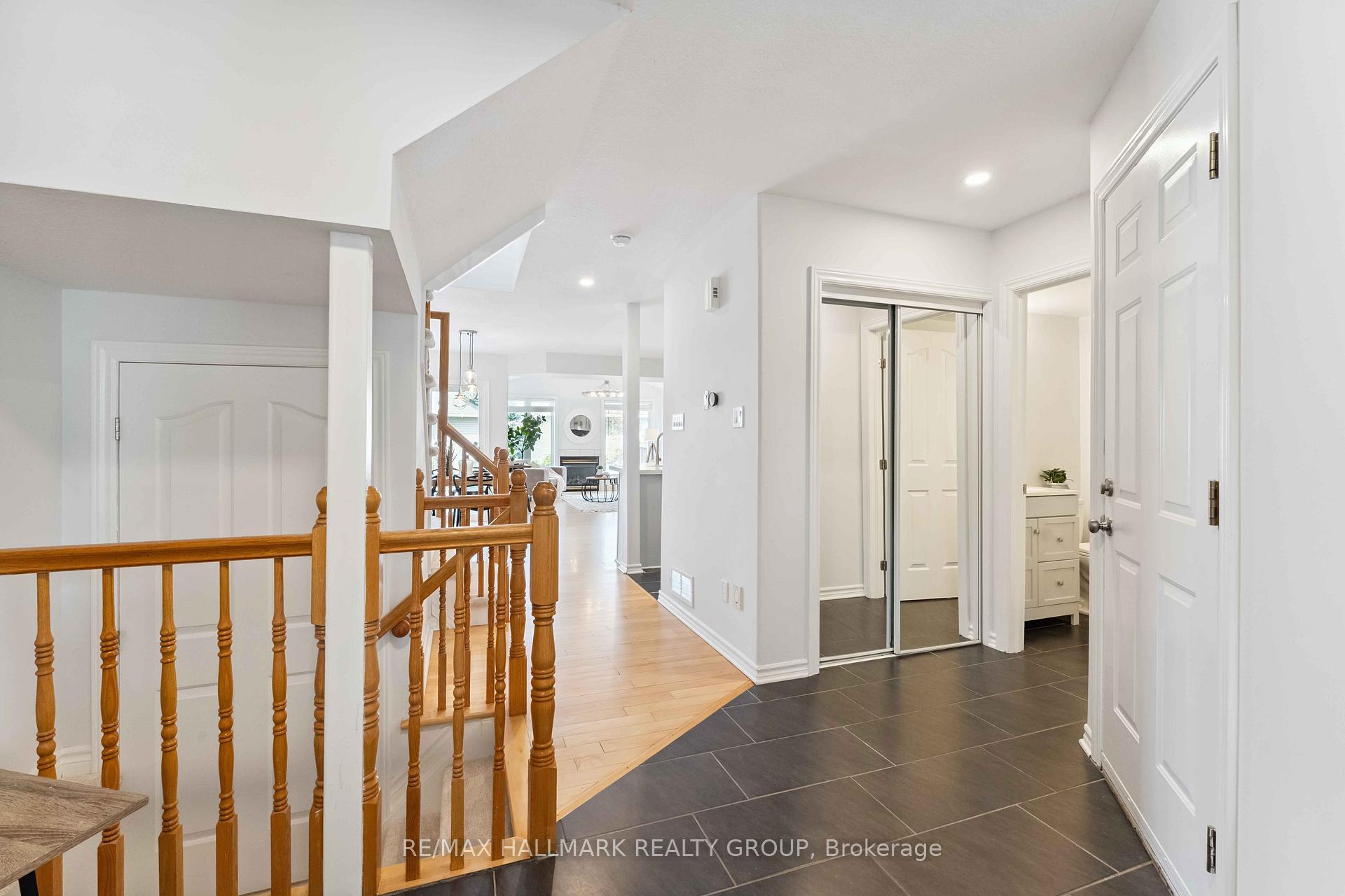 Photo 4 of 27 Wallsend Avenue, Ottawa, Kanata - Morgan's Grant/South March — HOMEH