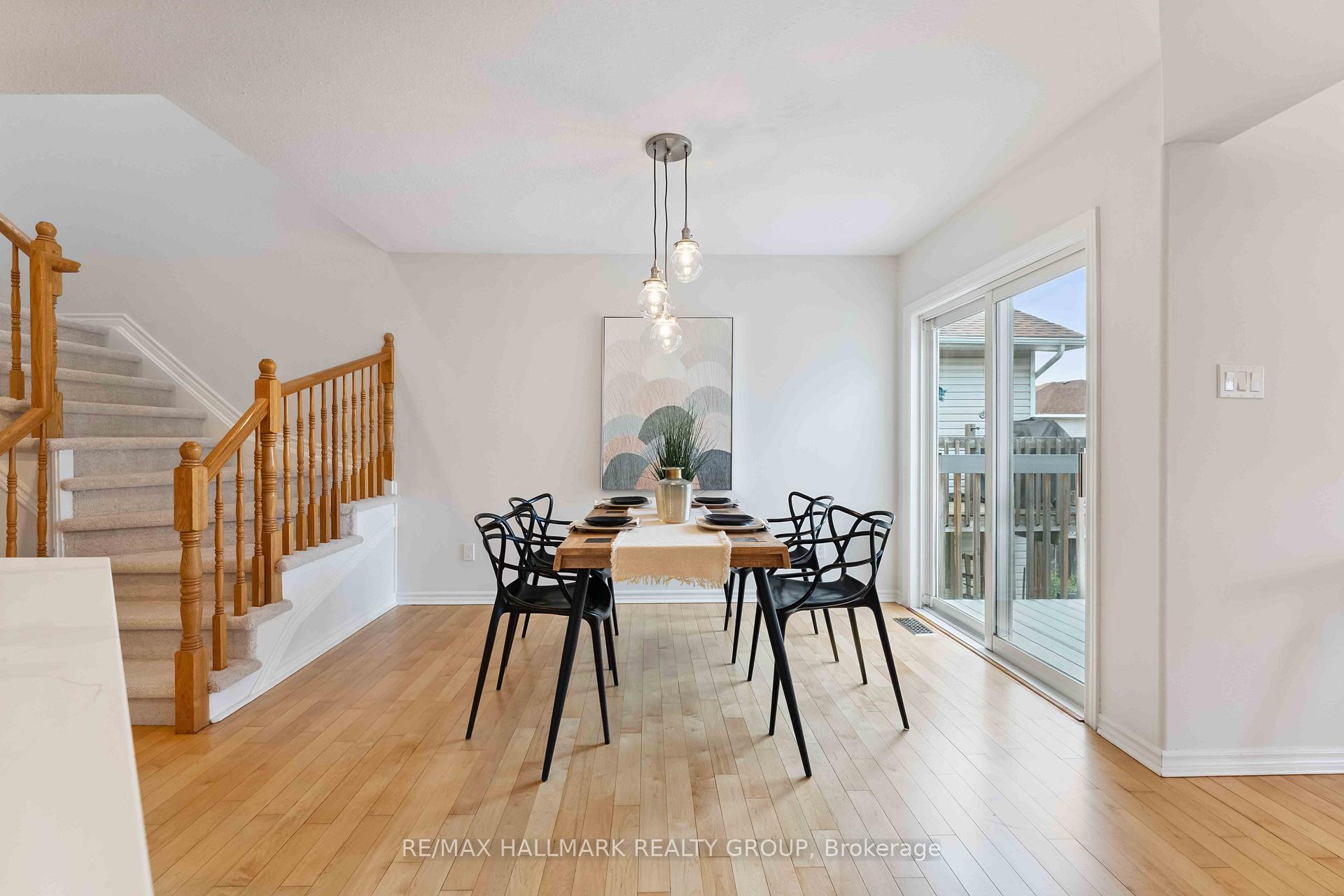 Photo 7 of 27 Wallsend Avenue, Ottawa, Kanata - Morgan's Grant/South March — HOMEH