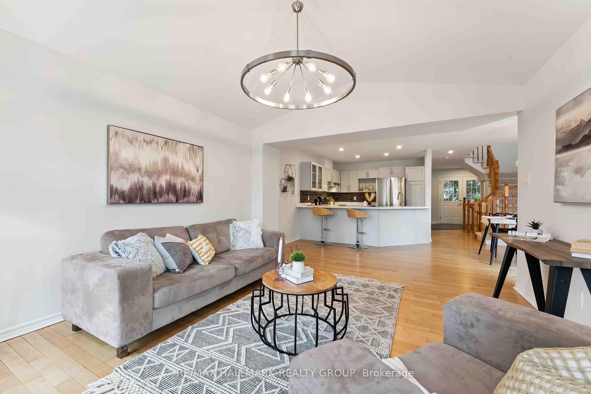 Photo 11 of 27 Wallsend Avenue, Ottawa, Kanata - Morgan's Grant/South March — HOMEH