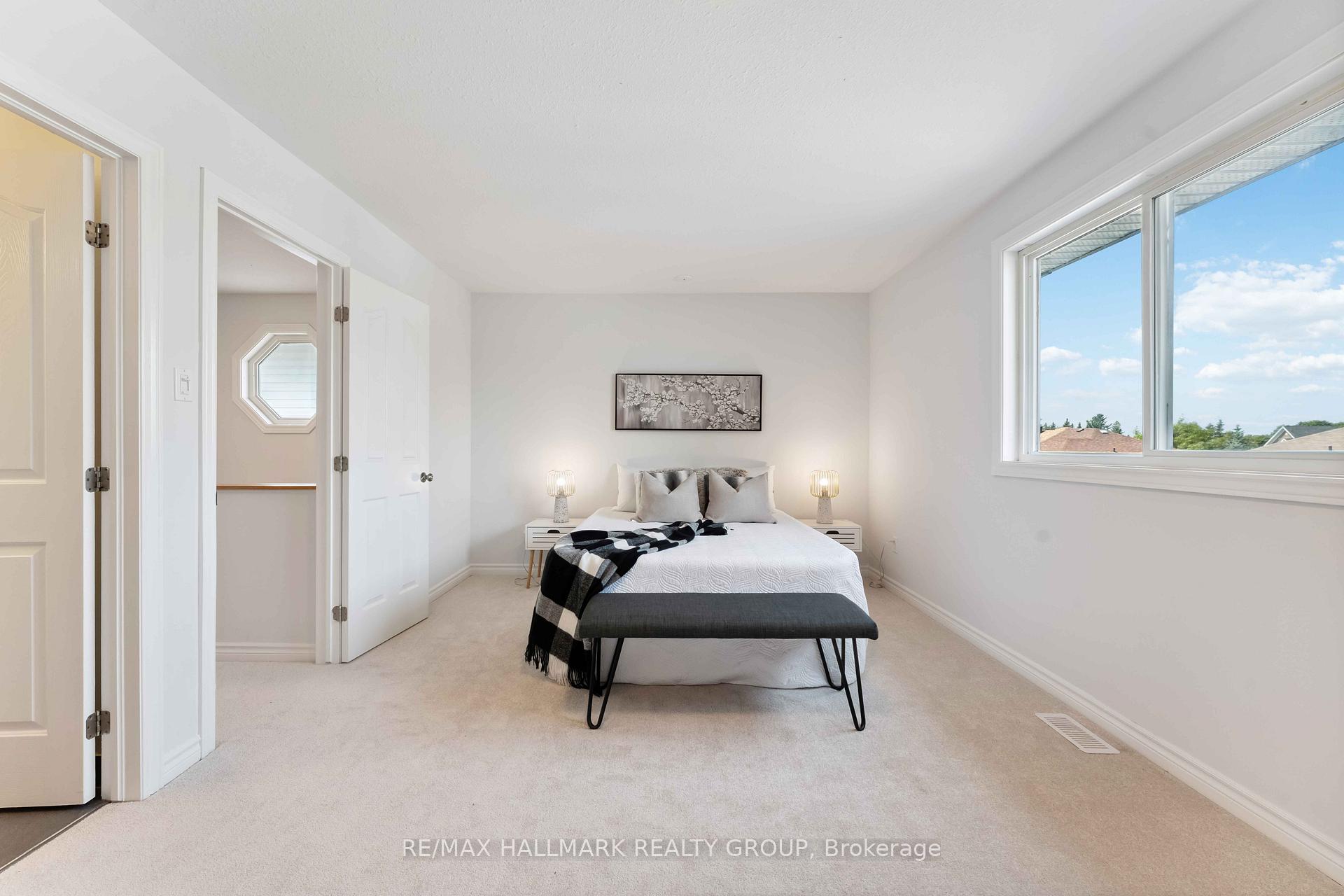 Photo 17 of 27 Wallsend Avenue, Ottawa, Kanata - Morgan's Grant/South March — HOMEH