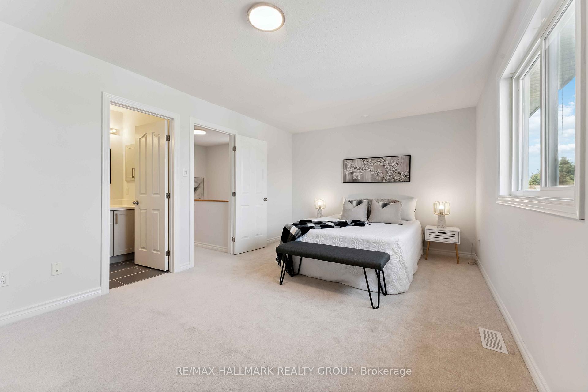 Photo 18 of 27 Wallsend Avenue, Ottawa, Kanata - Morgan's Grant/South March — HOMEH