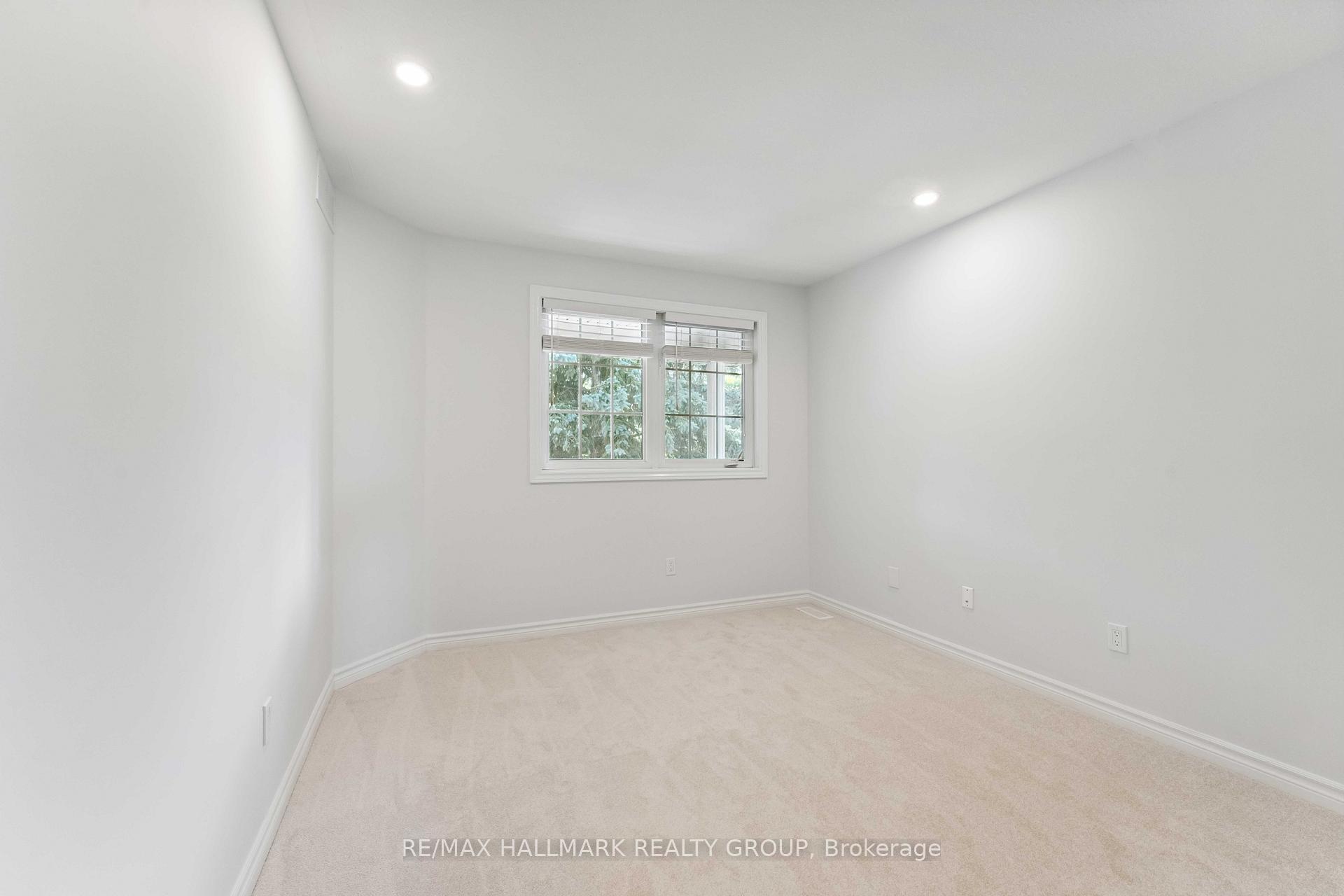 Photo 21 of 27 Wallsend Avenue, Ottawa, Kanata - Morgan's Grant/South March — HOMEH