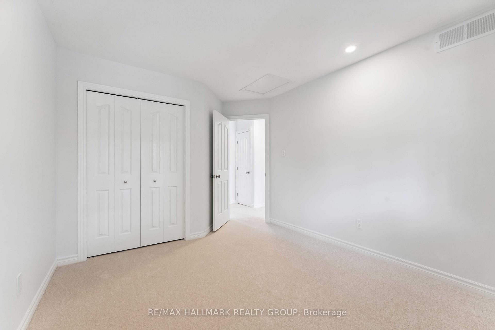 Photo 22 of 27 Wallsend Avenue, Ottawa, Kanata - Morgan's Grant/South March — HOMEH