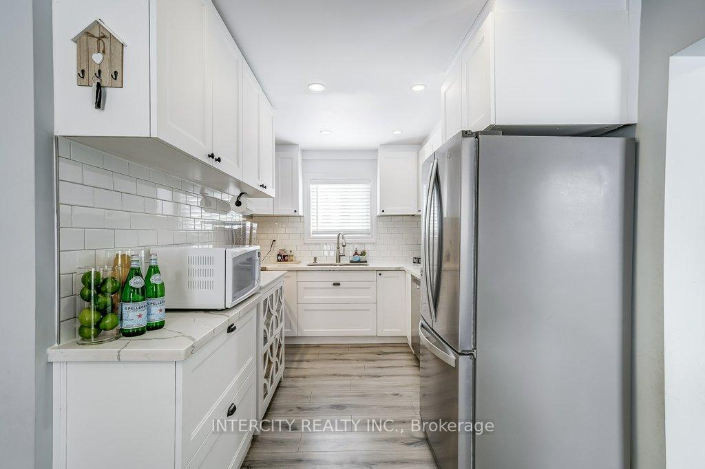 Photo 11 of 699 Burton Drive, Innisfil, Alcona — HOMEH