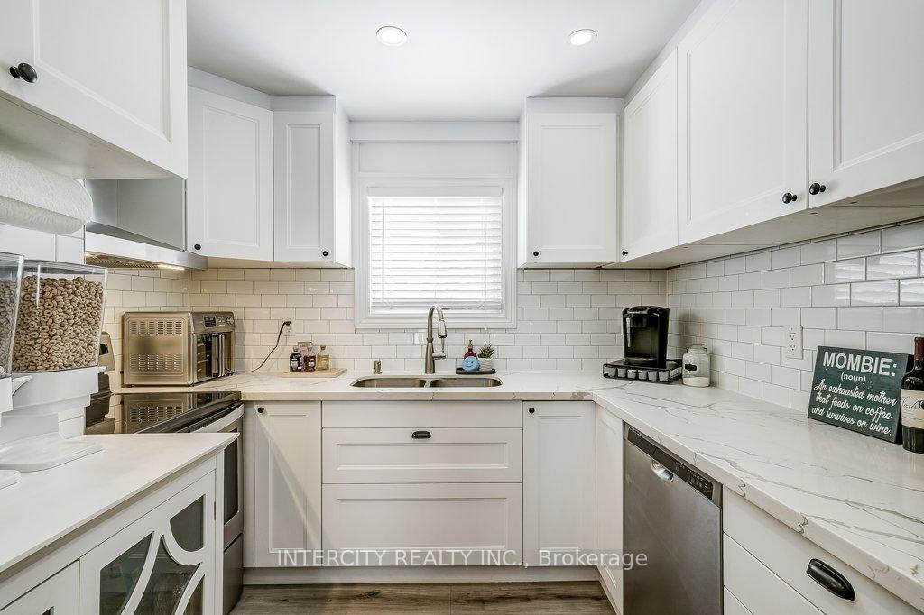 Photo 13 of 699 Burton Drive, Innisfil, Alcona — HOMEH