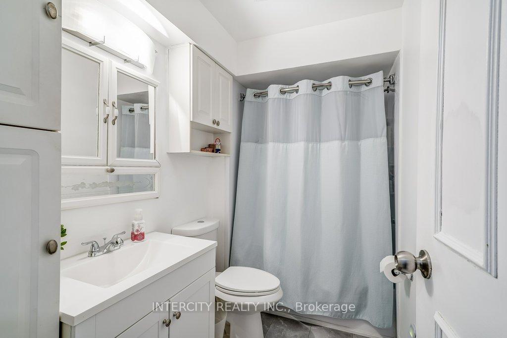 Photo 24 of 699 Burton Drive, Innisfil, Alcona — HOMEH