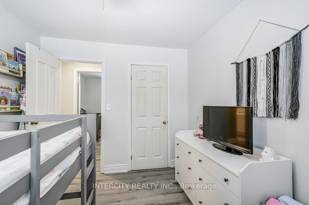 Photo 29 of 699 Burton Drive, Innisfil, Alcona — HOMEH
