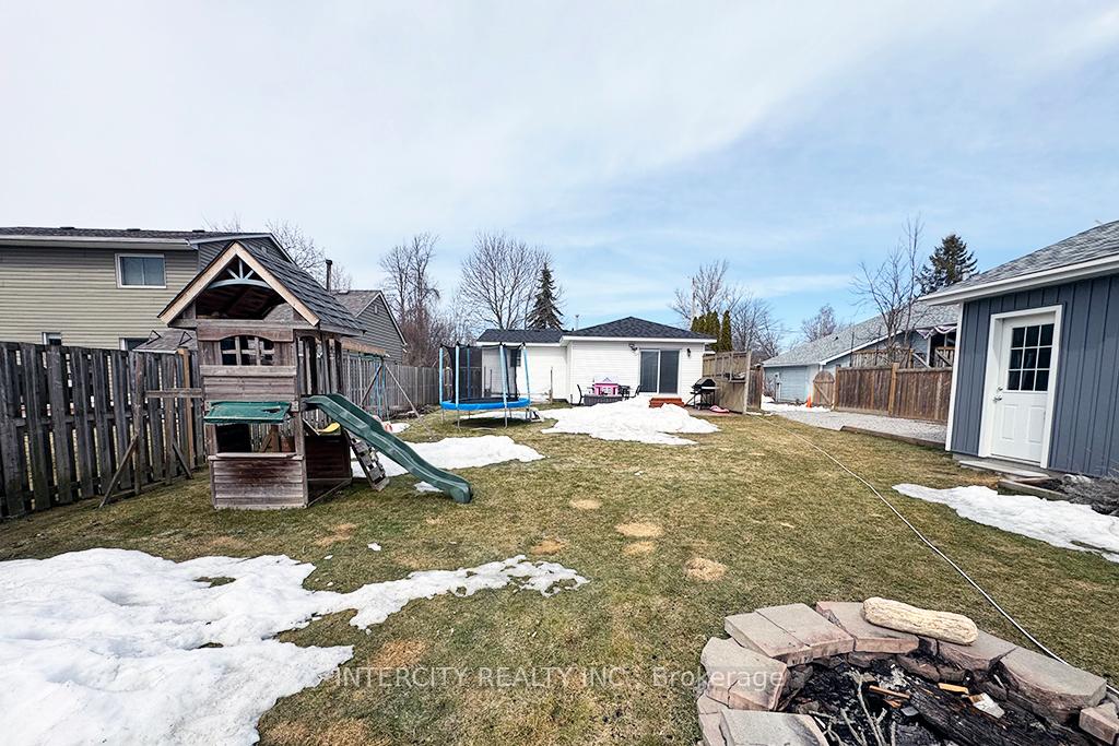 Photo 31 of 699 Burton Drive, Innisfil, Alcona — HOMEH