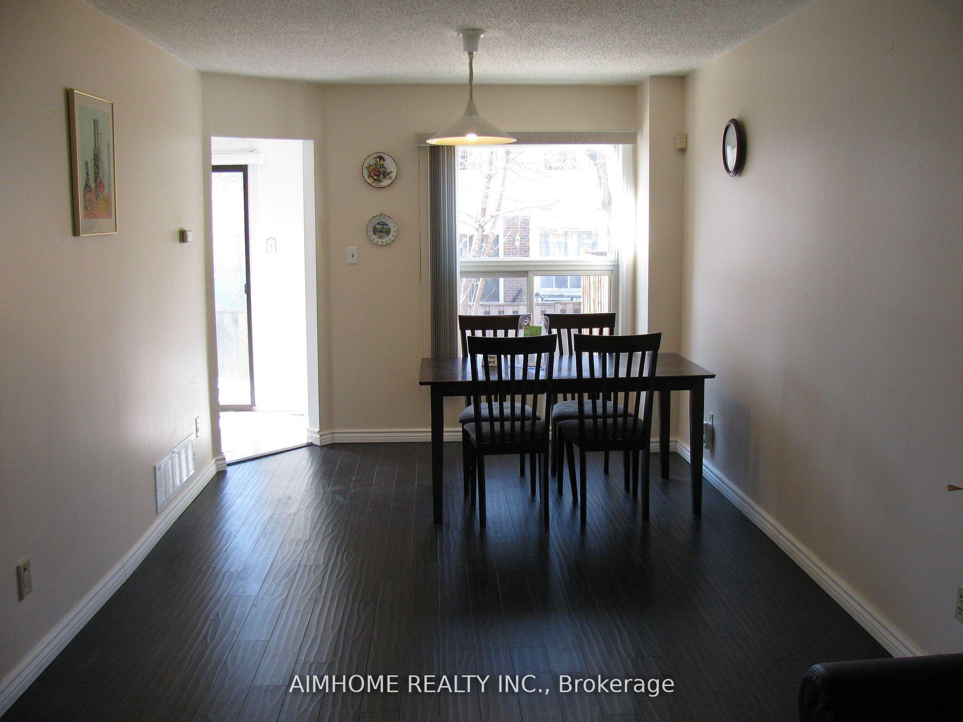 Photo 3 of 7 Augusta Court, Markham, Royal Orchard — HOMEH