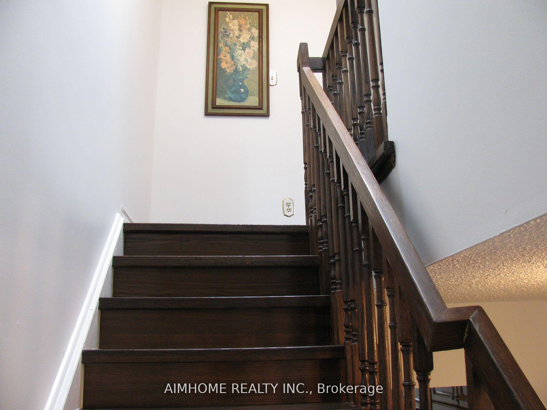 Photo 6 of 7 Augusta Court, Markham, Royal Orchard — HOMEH