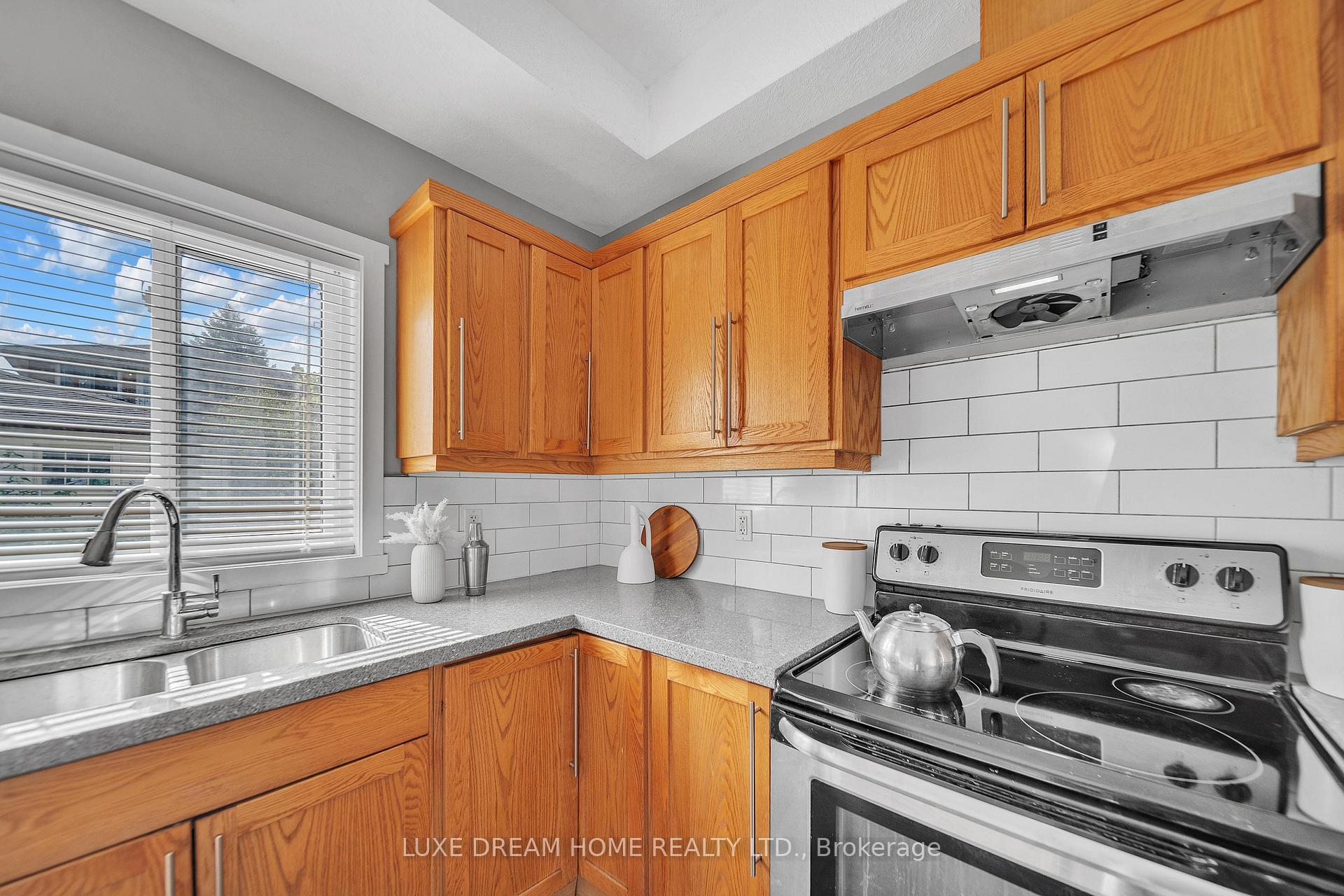 Photo 10 of 709 Frederick Street, Kitchener — HOMEH