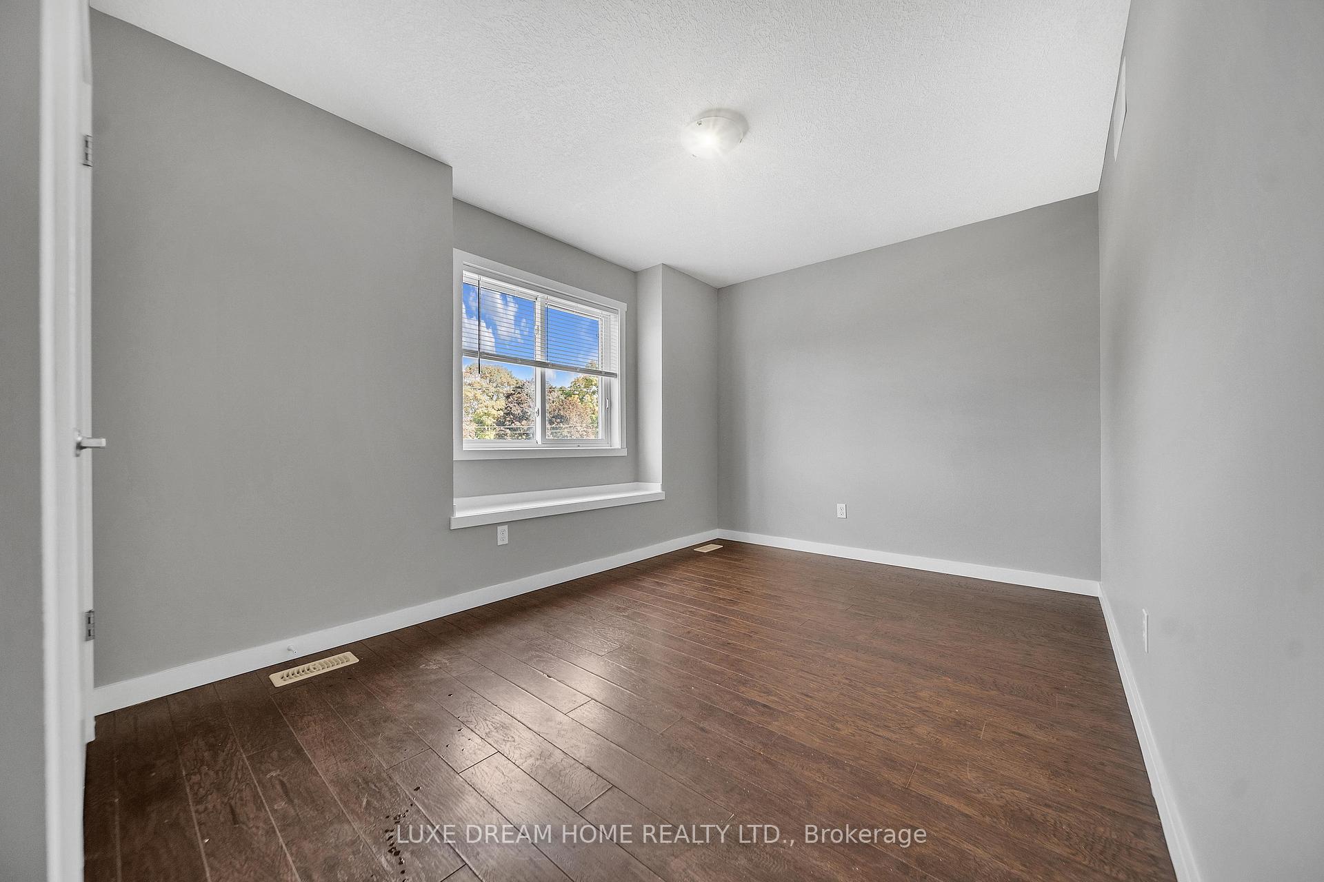 Photo 24 of 709 Frederick Street, Kitchener — HOMEH