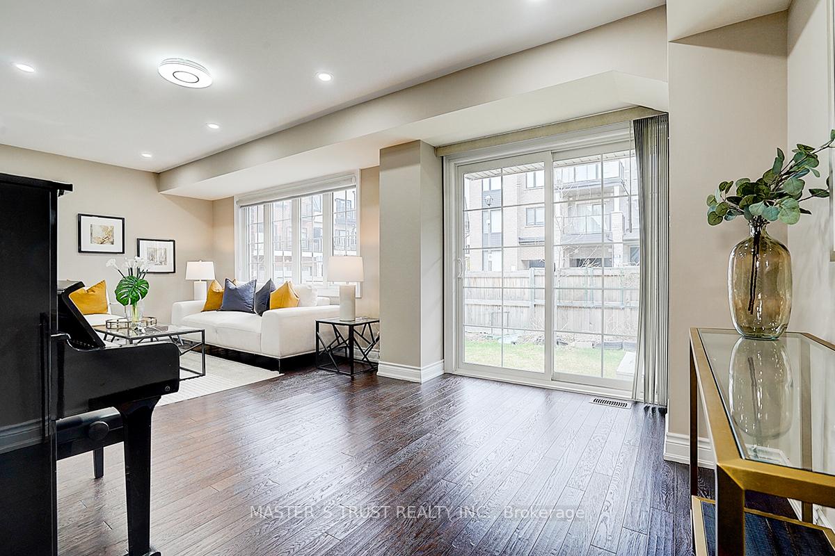 Photo 6 of 10 Creekvalley Lane, Markham, Angus Glen — HOMEH