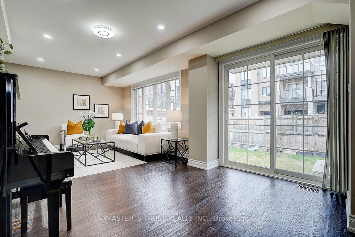 Photo 7 of 10 Creekvalley Lane, Markham, Angus Glen — HOMEH