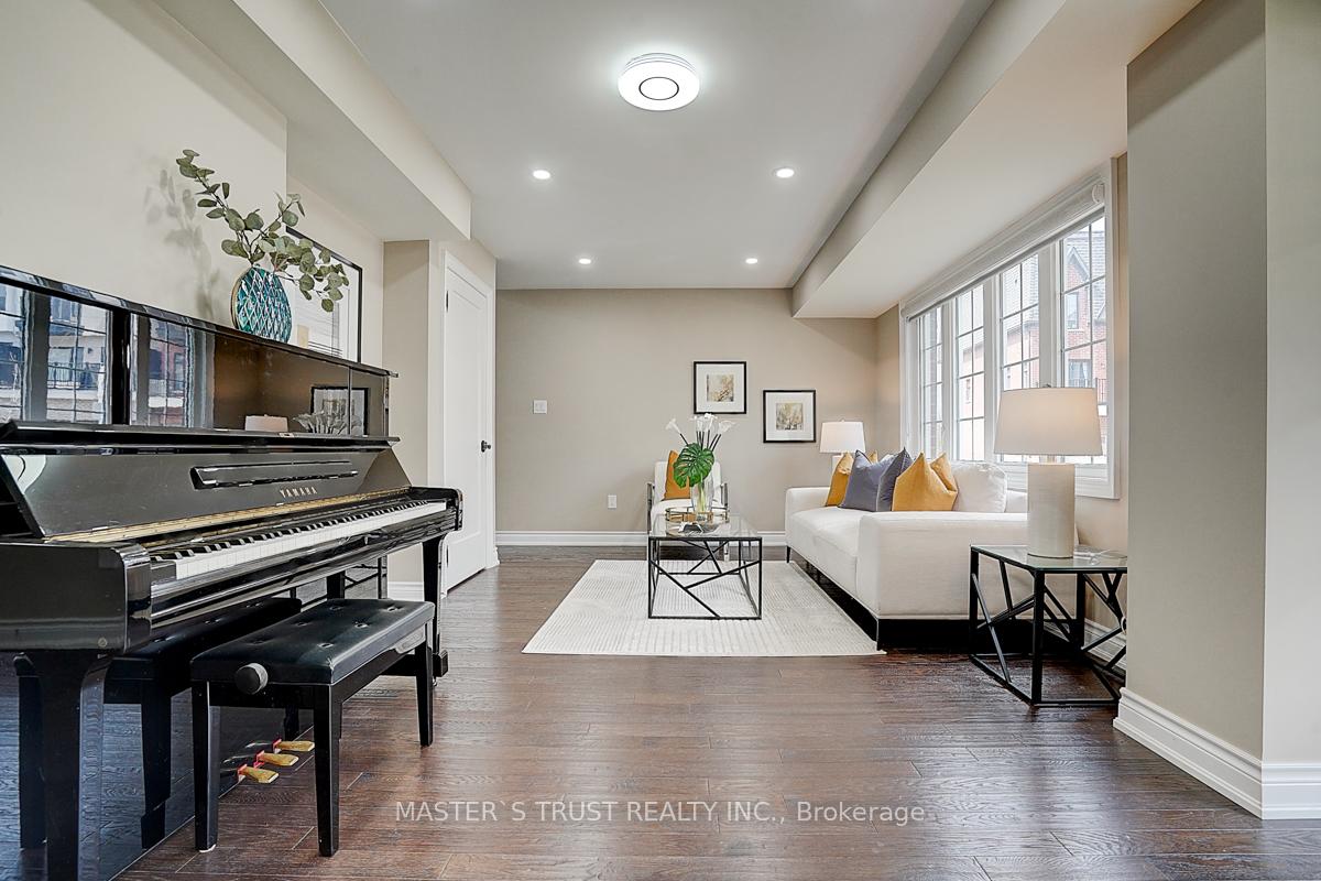 Photo 8 of 10 Creekvalley Lane, Markham, Angus Glen — HOMEH