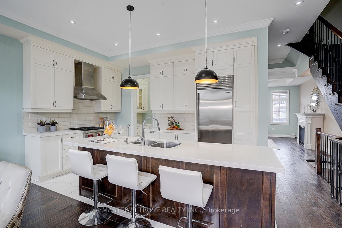 Photo 19 of 10 Creekvalley Lane, Markham, Angus Glen — HOMEH
