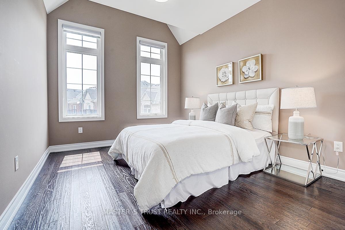 Photo 32 of 10 Creekvalley Lane, Markham, Angus Glen — HOMEH