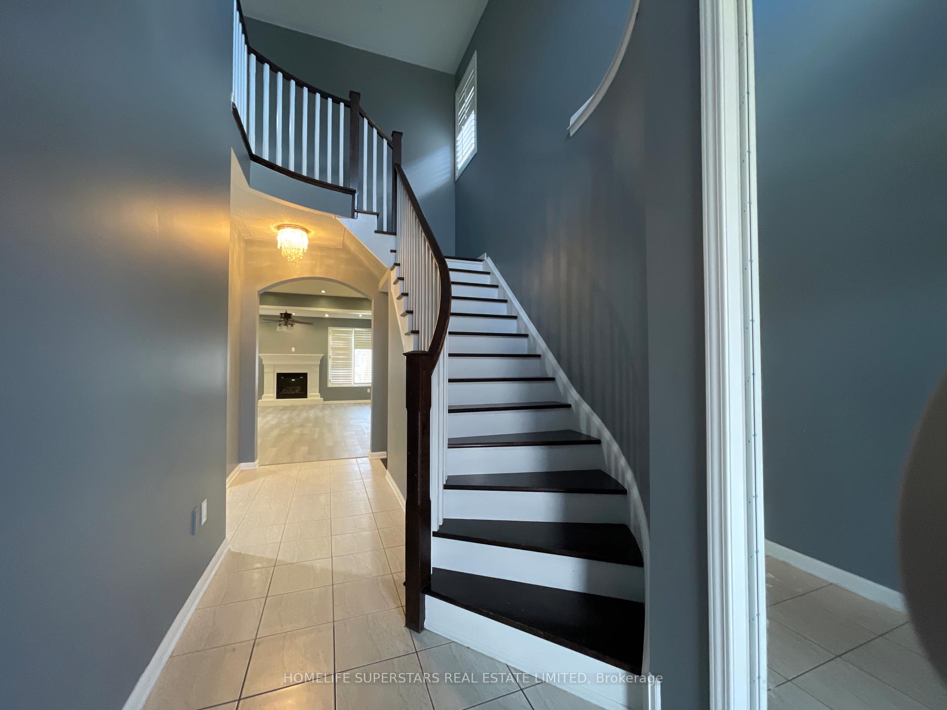 Photo 4 of 184 Ruhl Drive, Milton, Willmott — HOMEH