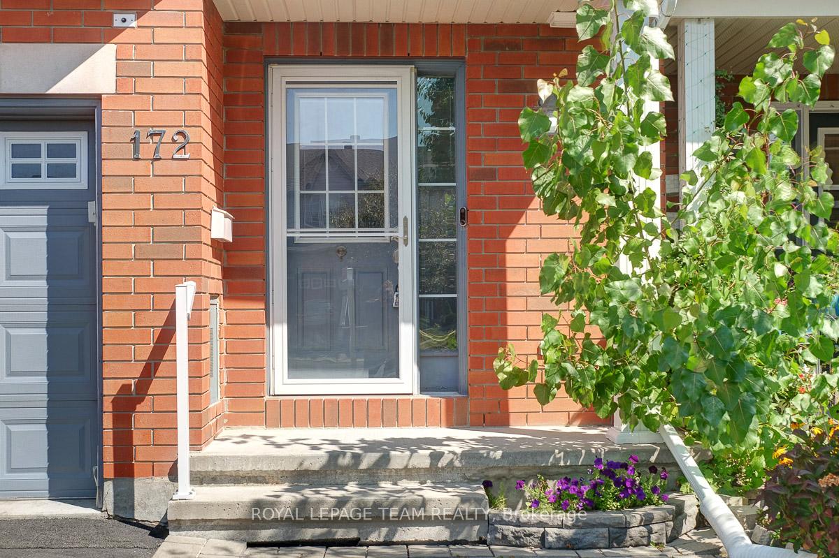 Photo 3 of 172 Romina Street, Ottawa, Kanata - Emerald Meadows/Trailwest — HOMEH