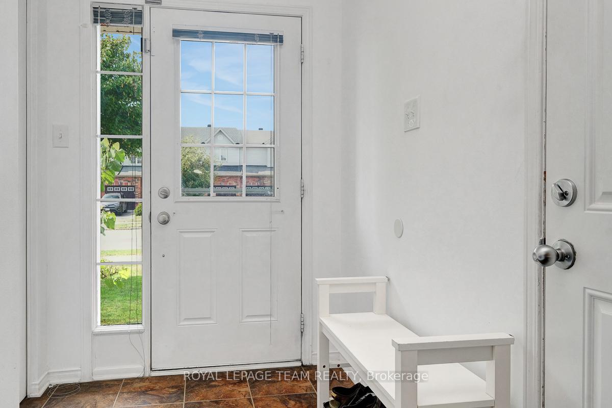 Photo 5 of 172 Romina Street, Ottawa, Kanata - Emerald Meadows/Trailwest — HOMEH