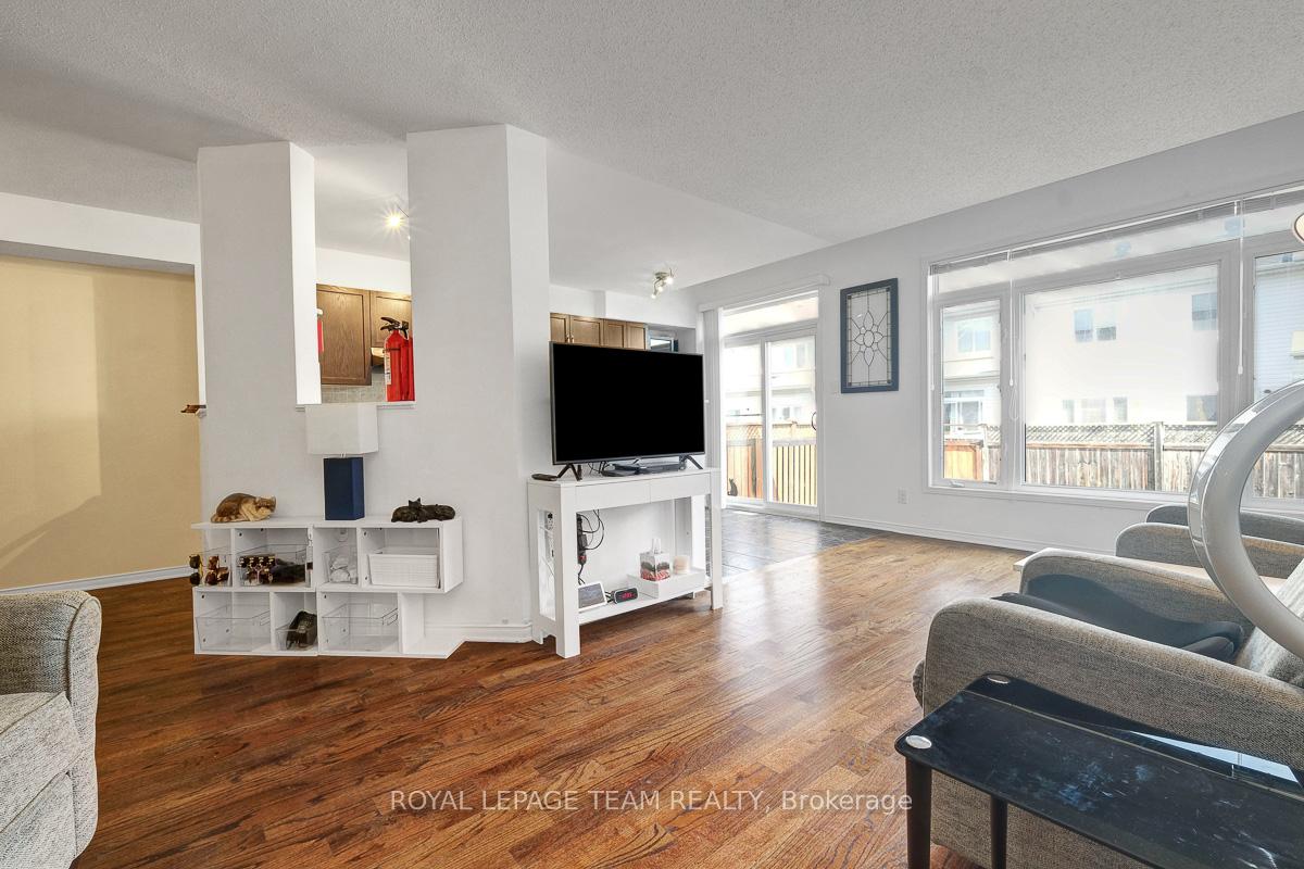 Photo 8 of 172 Romina Street, Ottawa, Kanata - Emerald Meadows/Trailwest — HOMEH