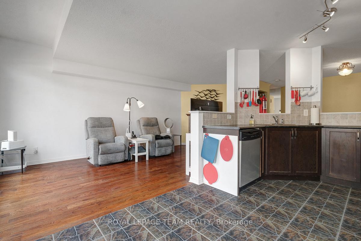 Photo 17 of 172 Romina Street, Ottawa, Kanata - Emerald Meadows/Trailwest — HOMEH