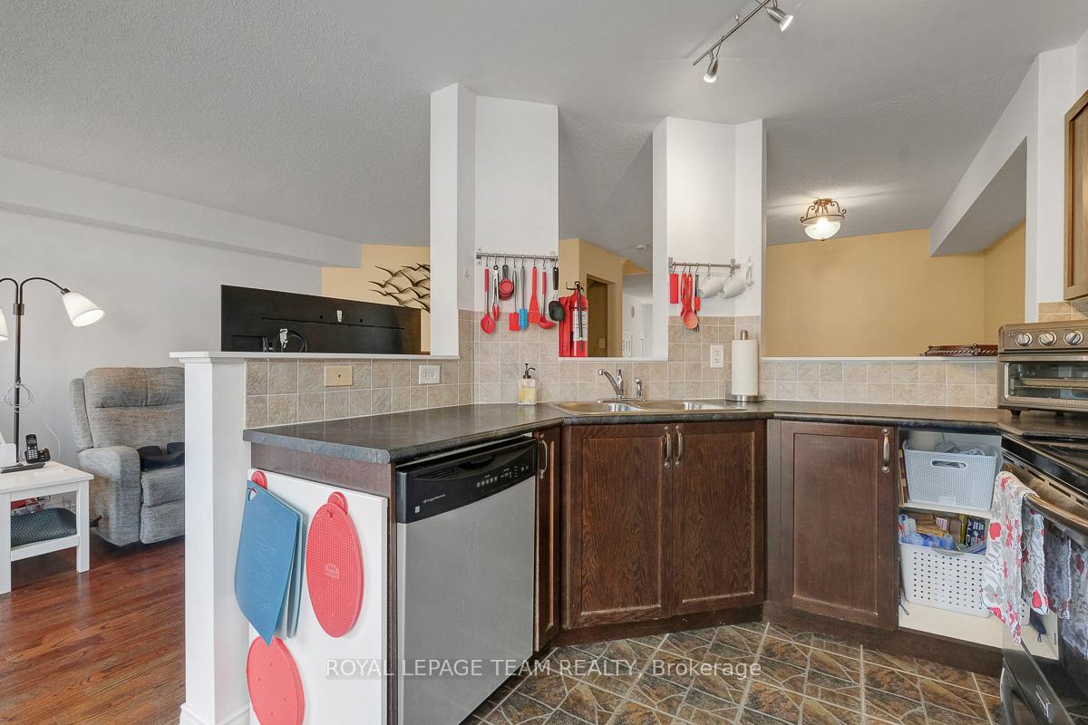 Photo 18 of 172 Romina Street, Ottawa, Kanata - Emerald Meadows/Trailwest — HOMEH