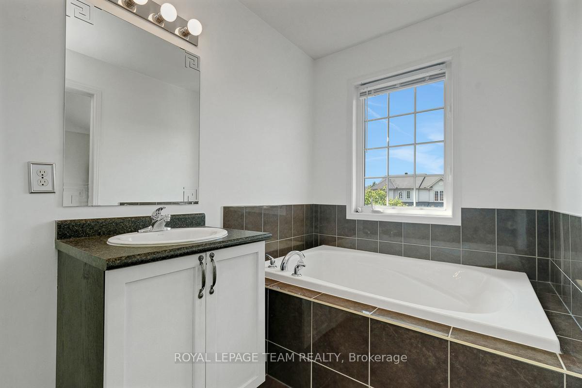 Photo 23 of 172 Romina Street, Ottawa, Kanata - Emerald Meadows/Trailwest — HOMEH