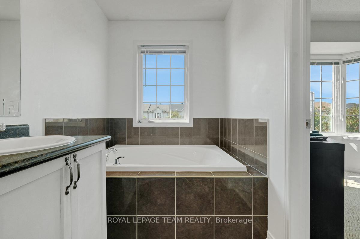 Photo 24 of 172 Romina Street, Ottawa, Kanata - Emerald Meadows/Trailwest — HOMEH