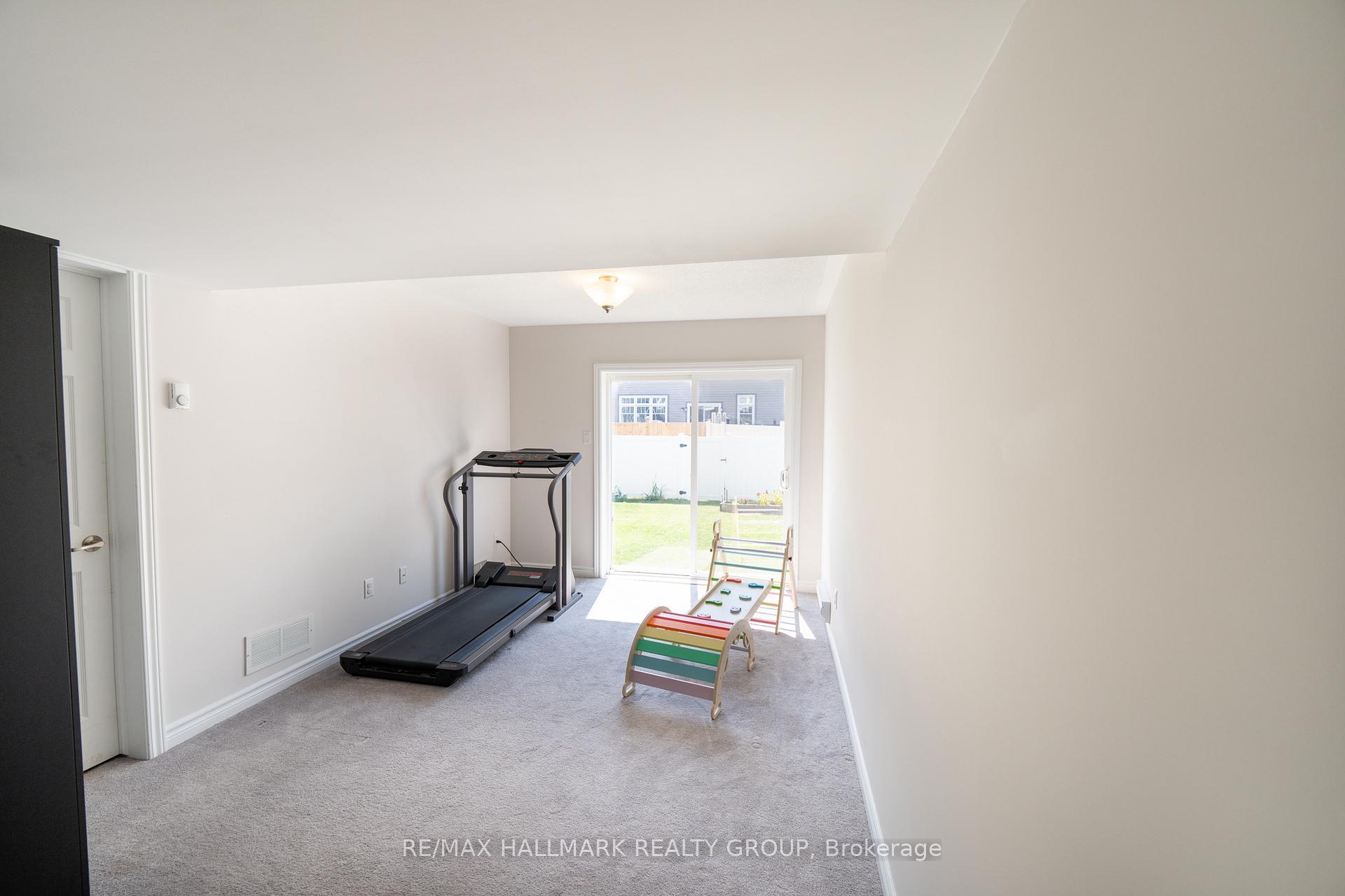 Photo 6 of 106 Gelderland Private, Ottawa, Kanata - Emerald Meadows/Trailwest — HOMEH