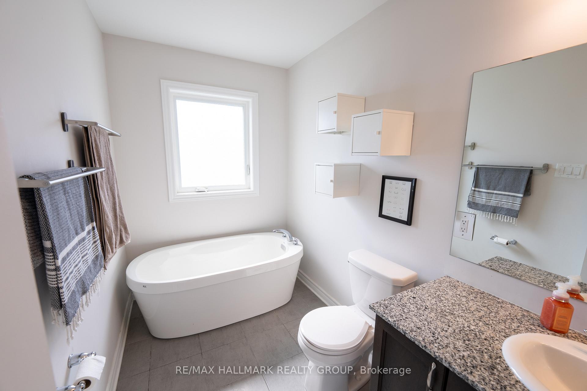 Photo 24 of 106 Gelderland Private, Ottawa, Kanata - Emerald Meadows/Trailwest — HOMEH