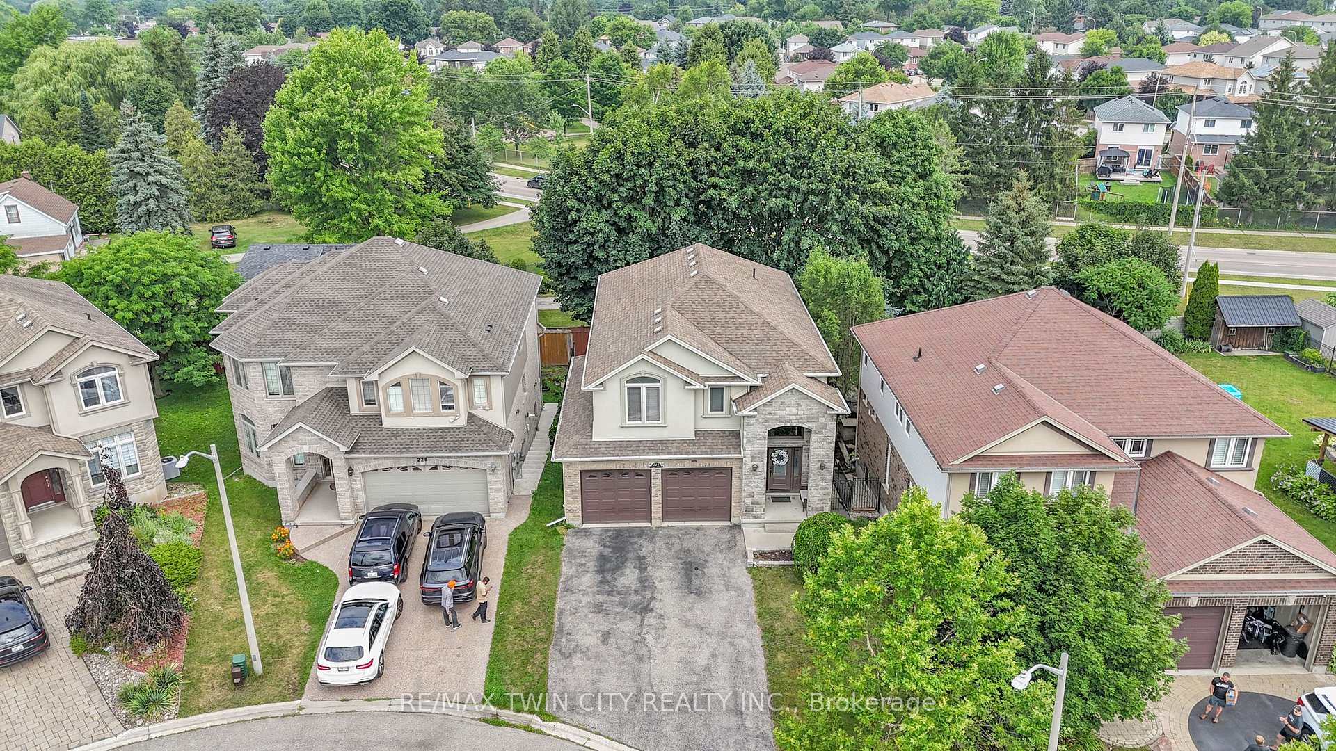 Photo 2 of 224 Paige Place, Kitchener — HOMEH