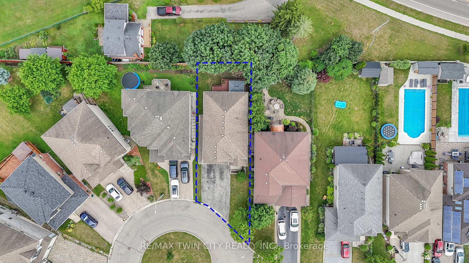 Photo 3 of 224 Paige Place, Kitchener — HOMEH