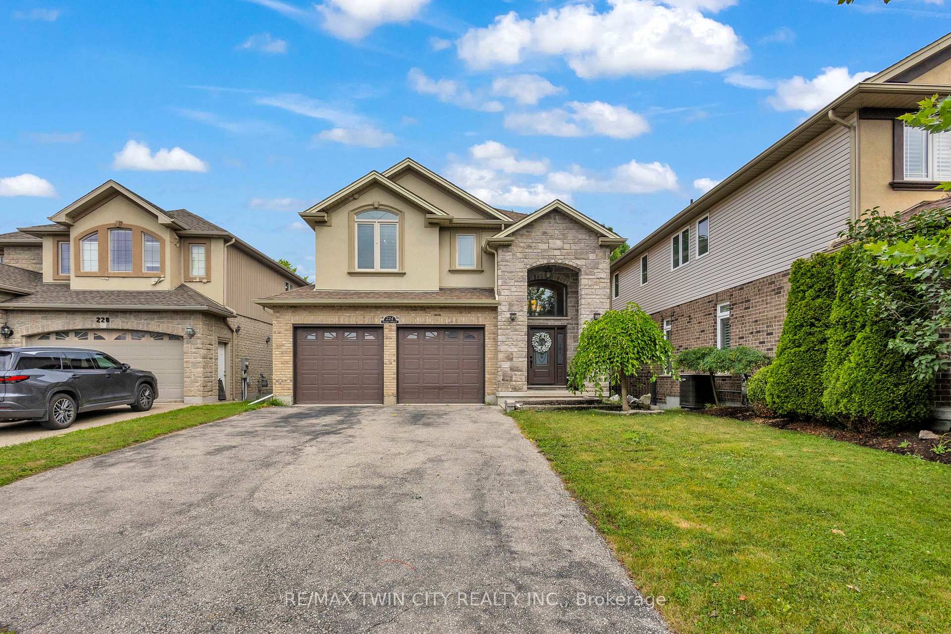 Photo 5 of 224 Paige Place, Kitchener — HOMEH