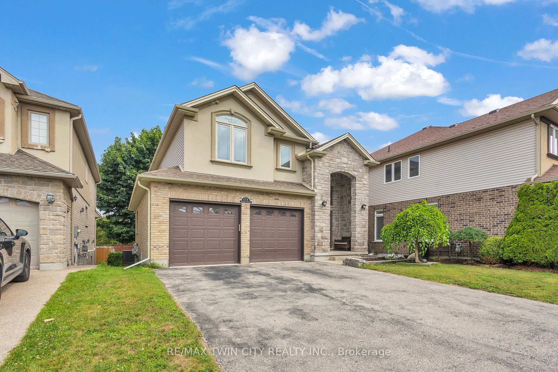 Photo 6 of 224 Paige Place, Kitchener — HOMEH