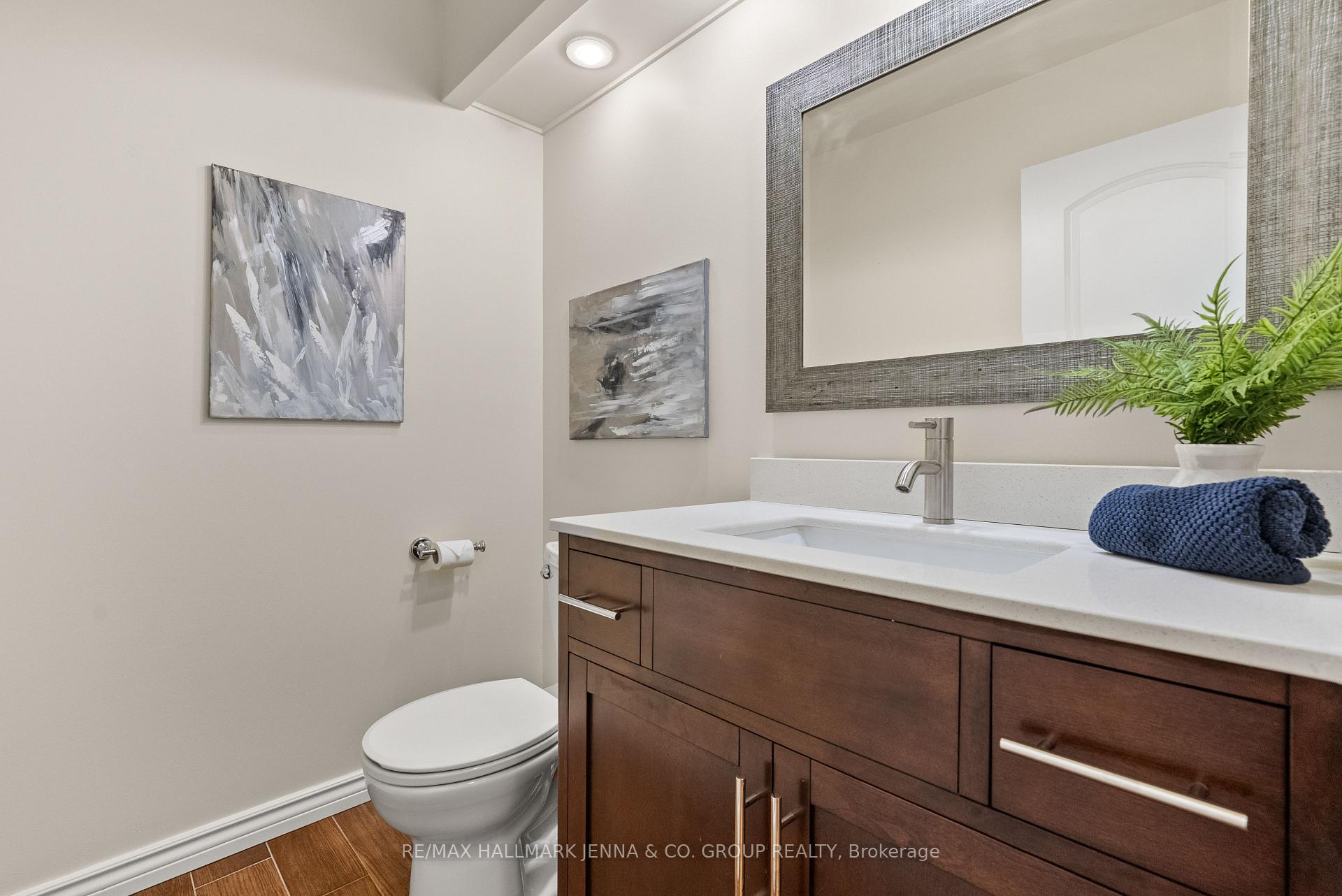 Photo 6 of 824 Nesbitt Place, Ottawa, Mooneys Bay — HOMEH