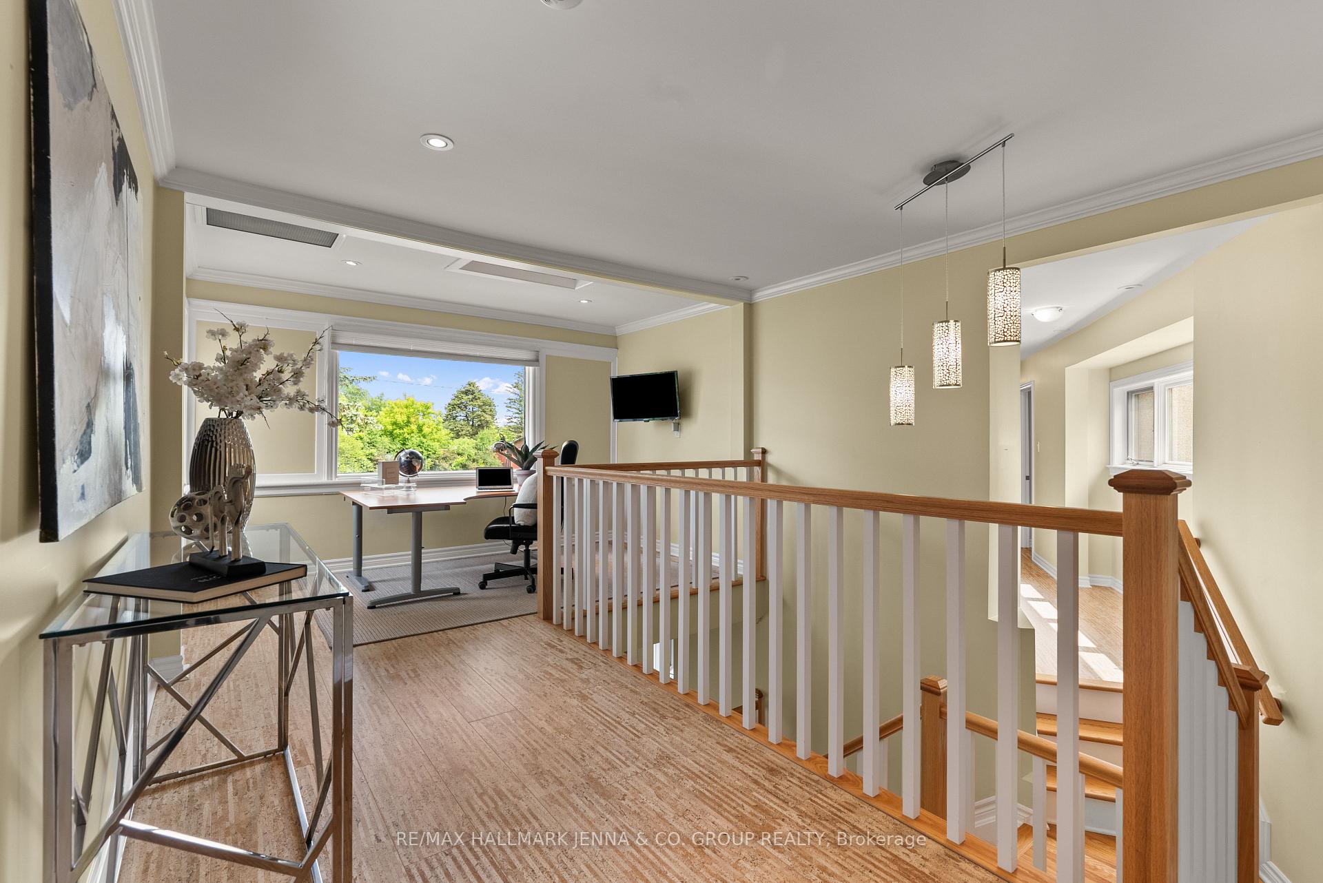 Photo 19 of 824 Nesbitt Place, Ottawa, Mooneys Bay — HOMEH