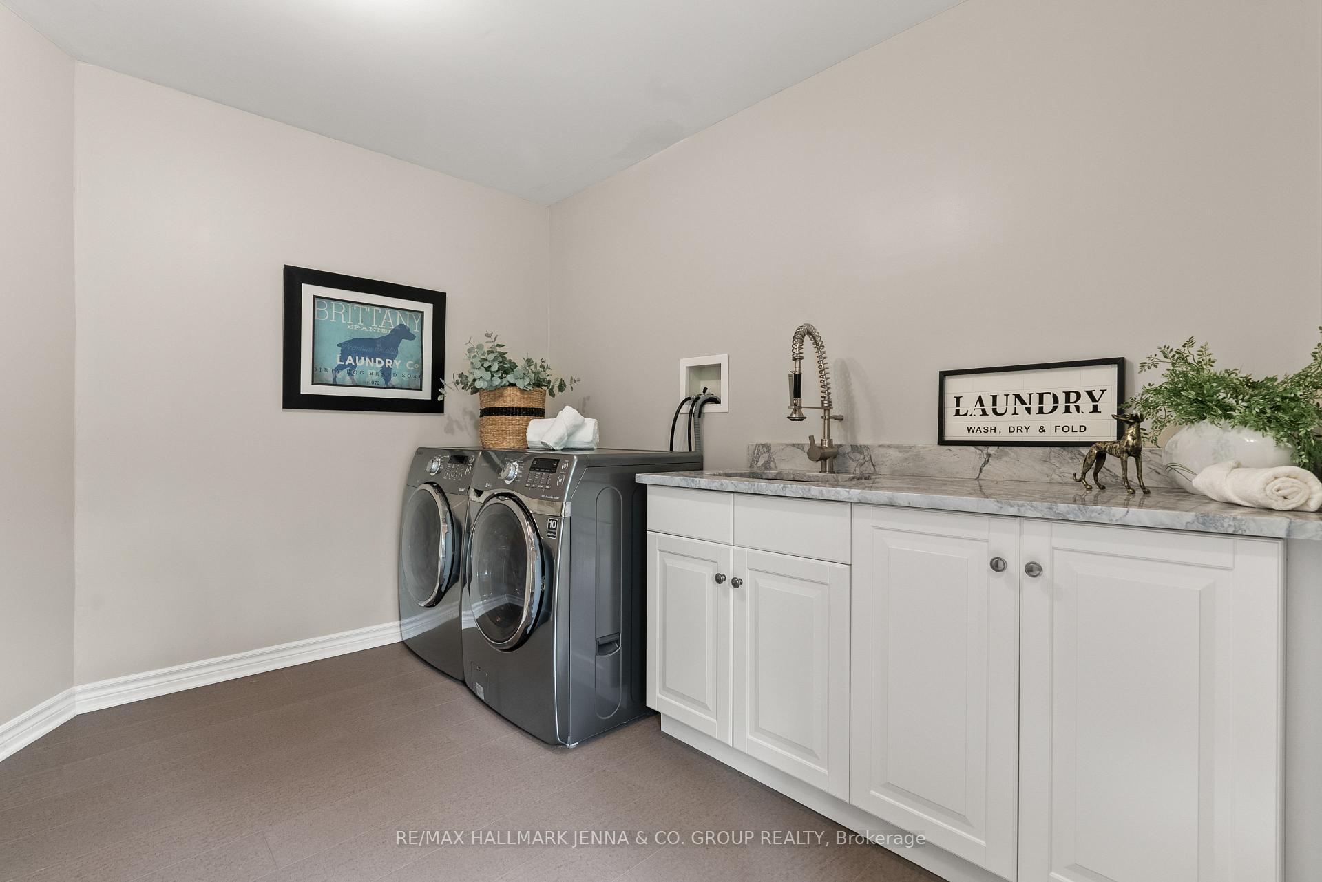 Photo 25 of 824 Nesbitt Place, Ottawa, Mooneys Bay — HOMEH